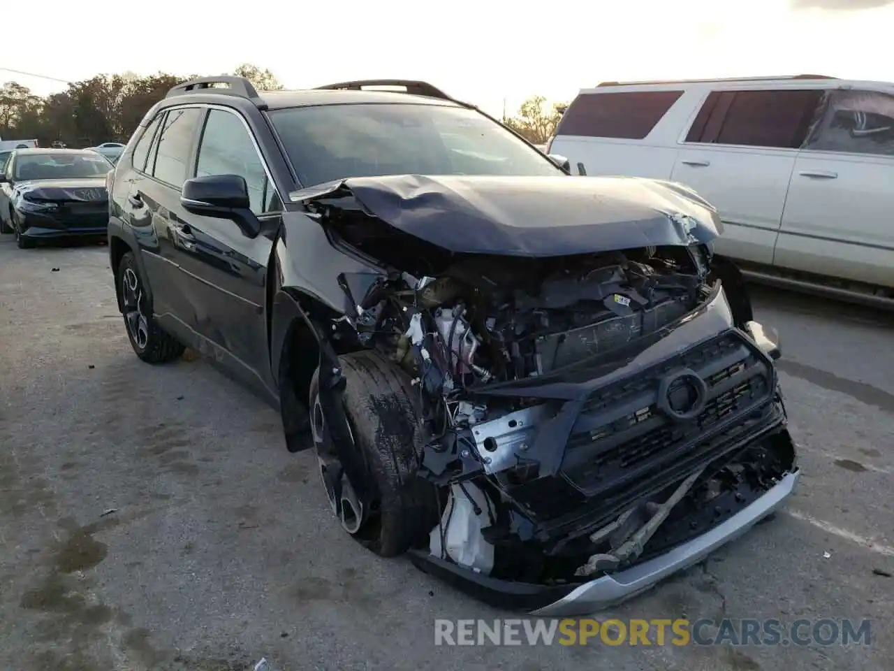 1 Photograph of a damaged car 2T3J1RFV0MW169784 TOYOTA RAV4 2021