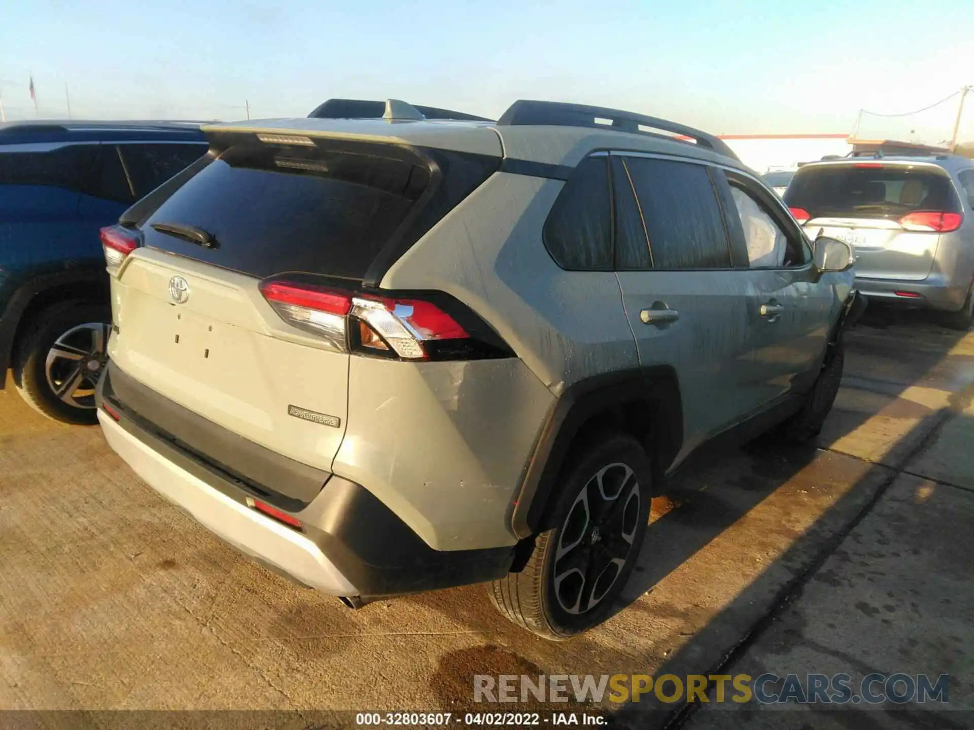 4 Photograph of a damaged car 2T3J1RFV1MW157739 TOYOTA RAV4 2021