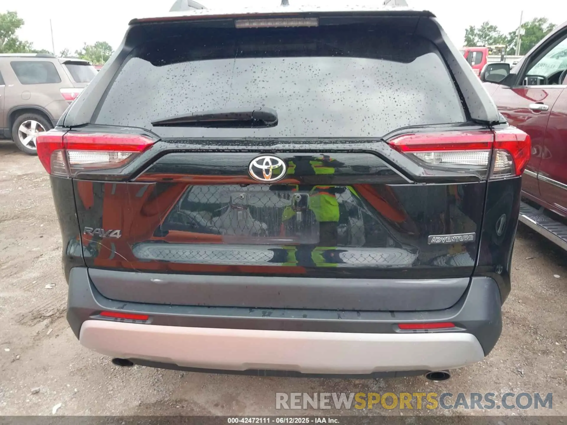 17 Photograph of a damaged car 2T3J1RFV4MW206562 TOYOTA RAV4 2021