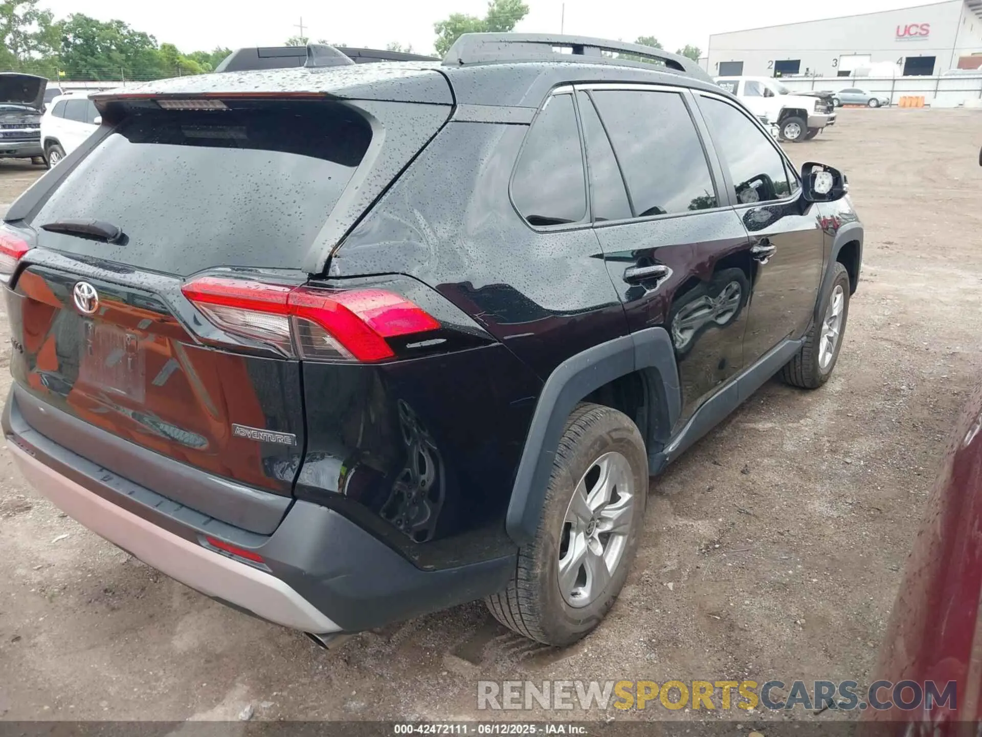 4 Photograph of a damaged car 2T3J1RFV4MW206562 TOYOTA RAV4 2021