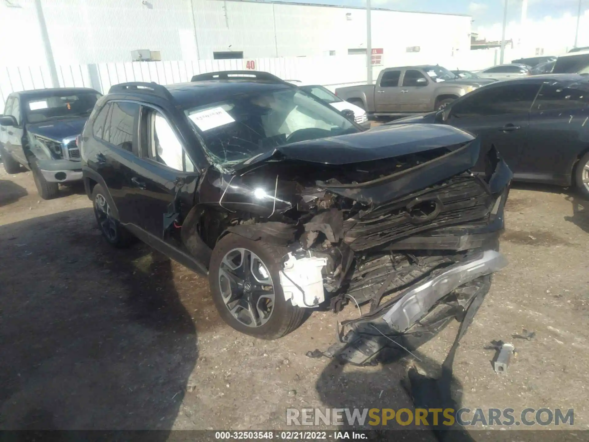 1 Photograph of a damaged car 2T3J1RFV6MW155145 TOYOTA RAV4 2021