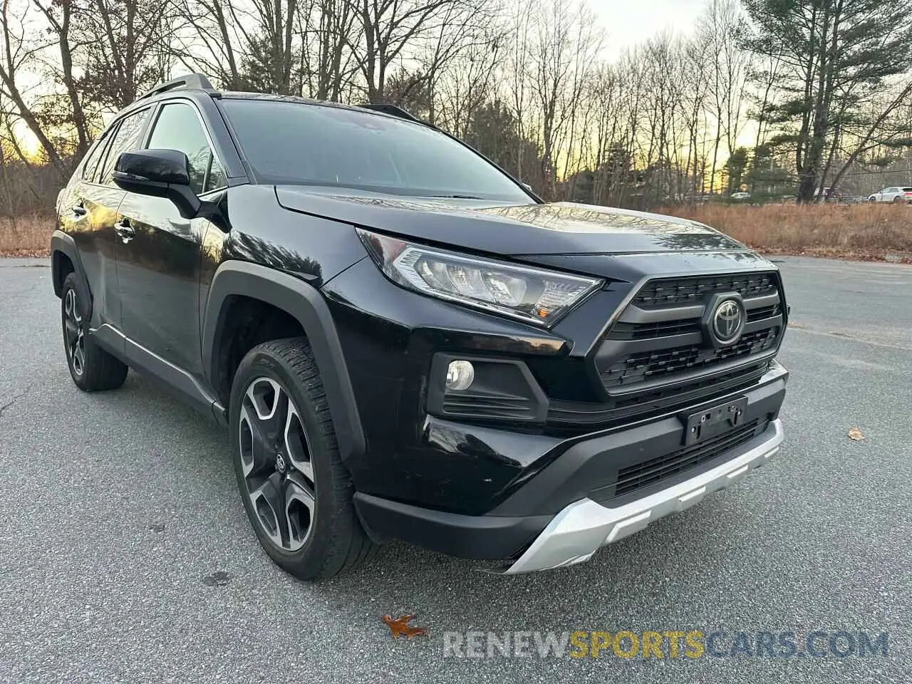 1 Photograph of a damaged car 2T3J1RFV6MW161110 TOYOTA RAV4 2021