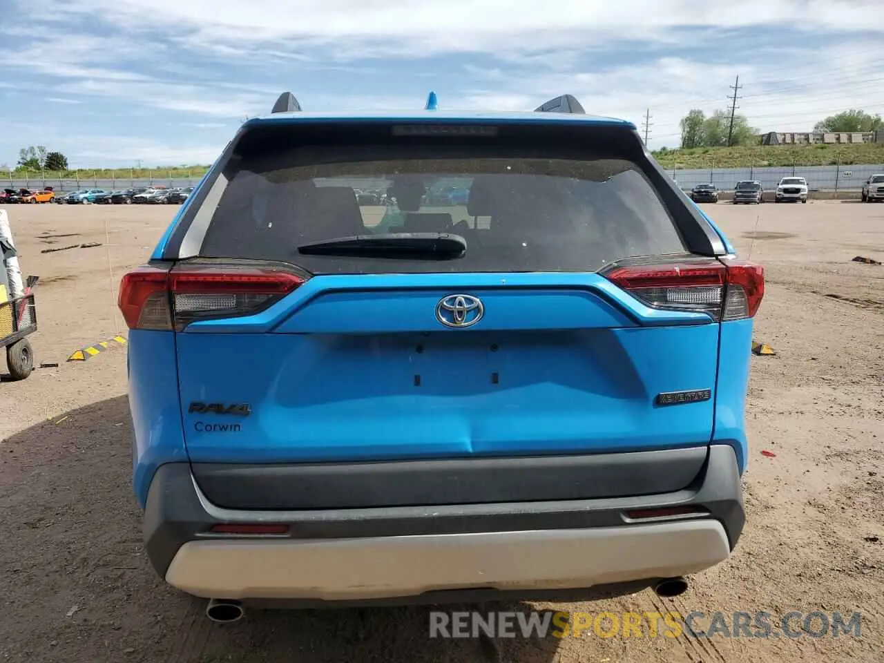 6 Photograph of a damaged car 2T3J1RFV6MW172804 TOYOTA RAV4 2021