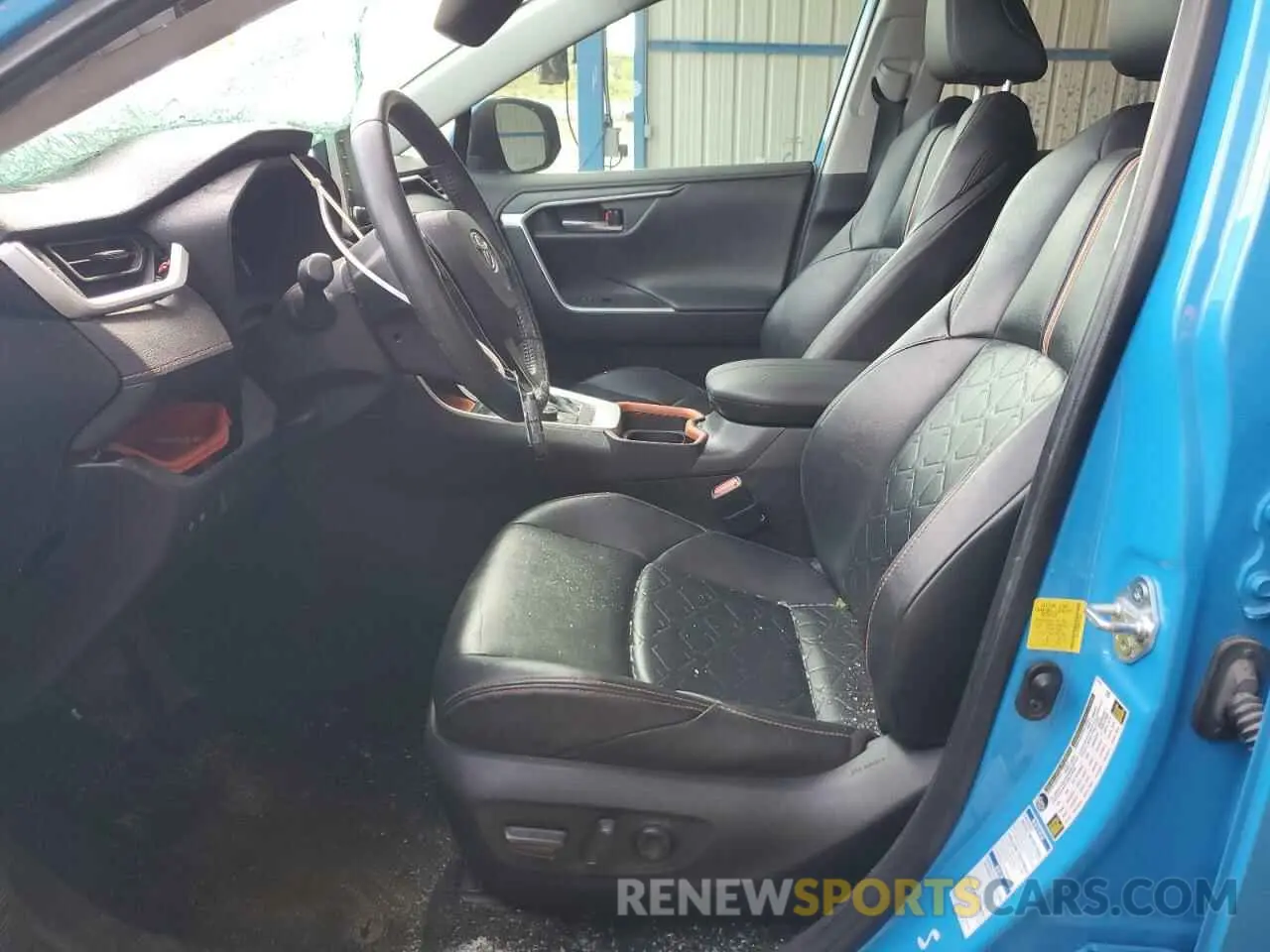 7 Photograph of a damaged car 2T3J1RFV6MW172804 TOYOTA RAV4 2021