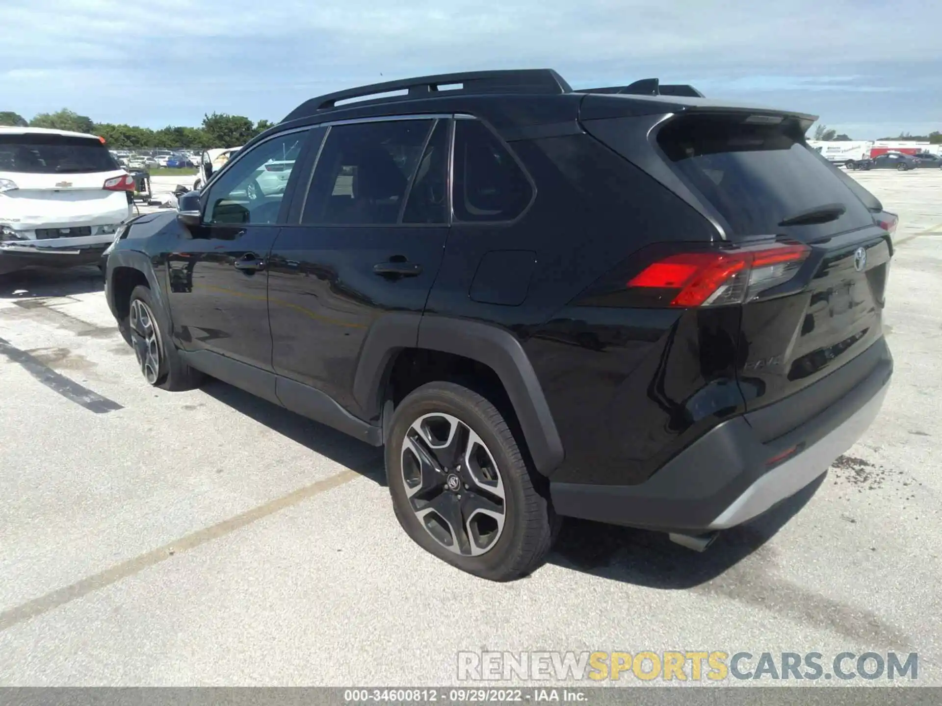 3 Photograph of a damaged car 2T3J1RFV8MW154191 TOYOTA RAV4 2021