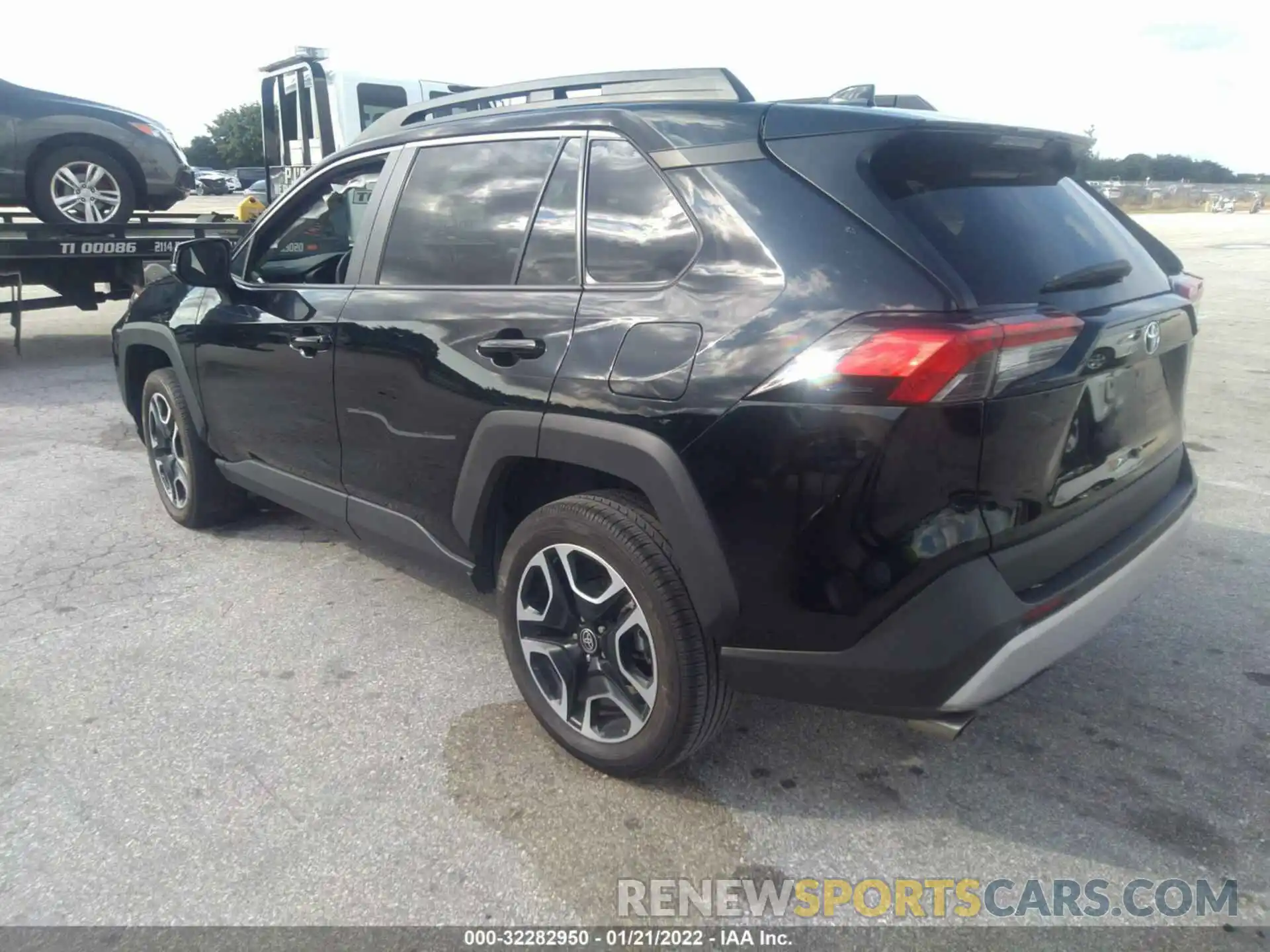 3 Photograph of a damaged car 2T3J1RFV9MW180184 TOYOTA RAV4 2021