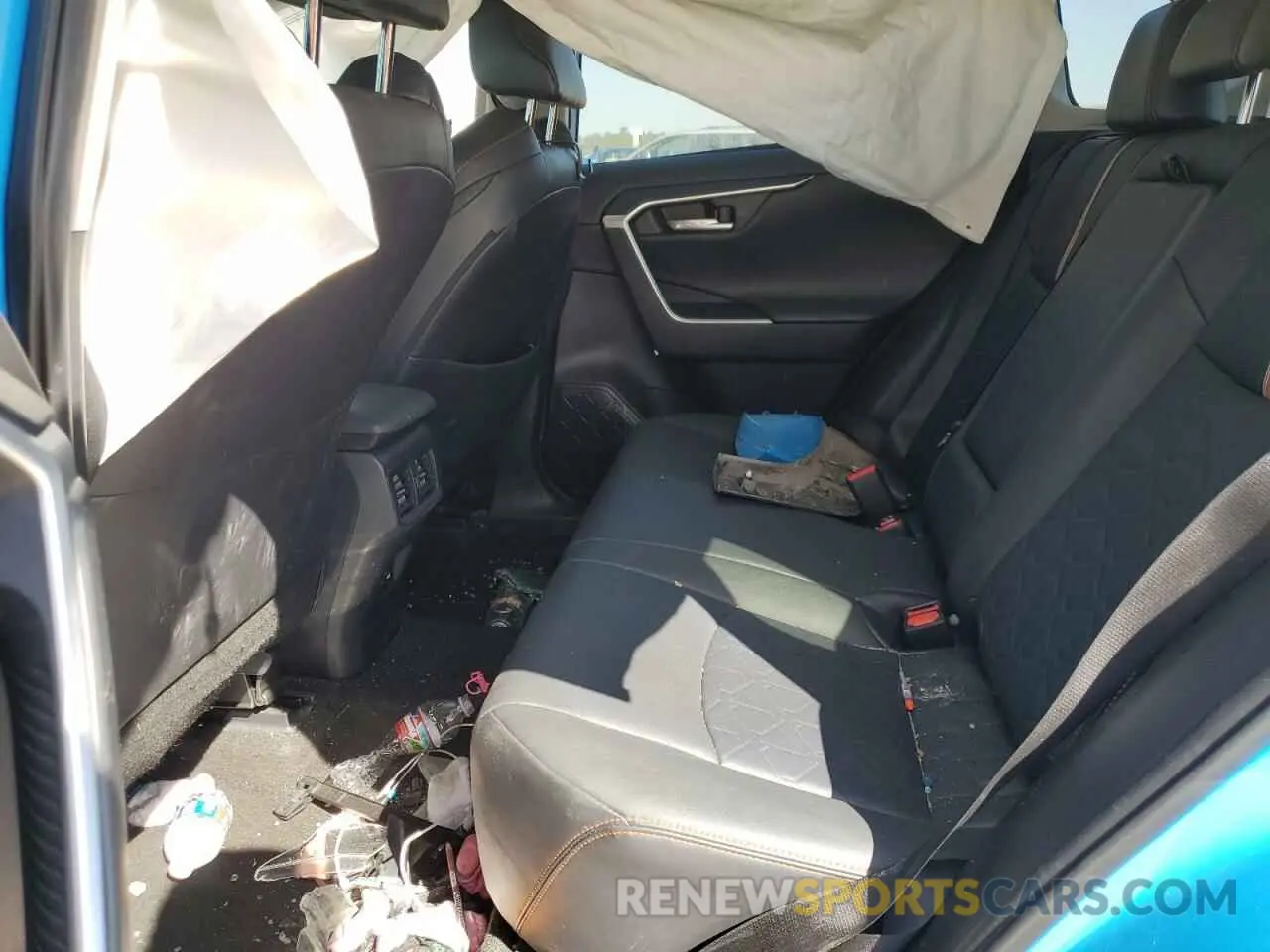 11 Photograph of a damaged car 2T3J1RFVXMW210860 TOYOTA RAV4 2021