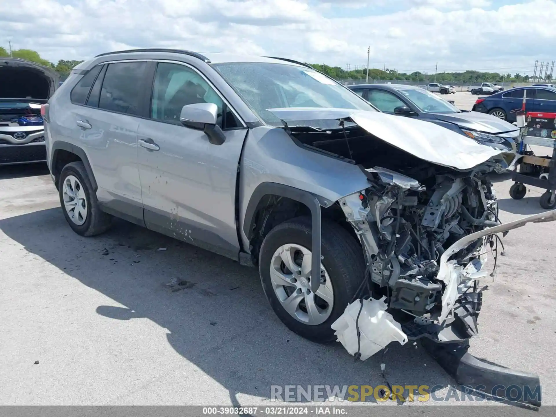 1 Photograph of a damaged car 2T3K1RFV0MC087124 TOYOTA RAV4 2021