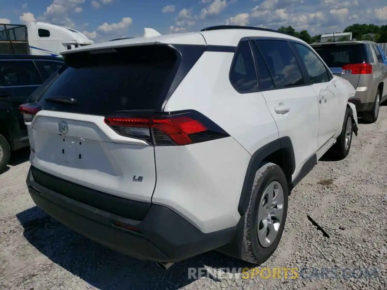 4 Photograph of a damaged car 2T3K1RFV0MW165495 TOYOTA RAV4 2021