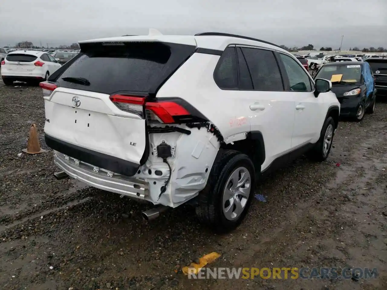 4 Photograph of a damaged car 2T3K1RFV1MC115304 TOYOTA RAV4 2021