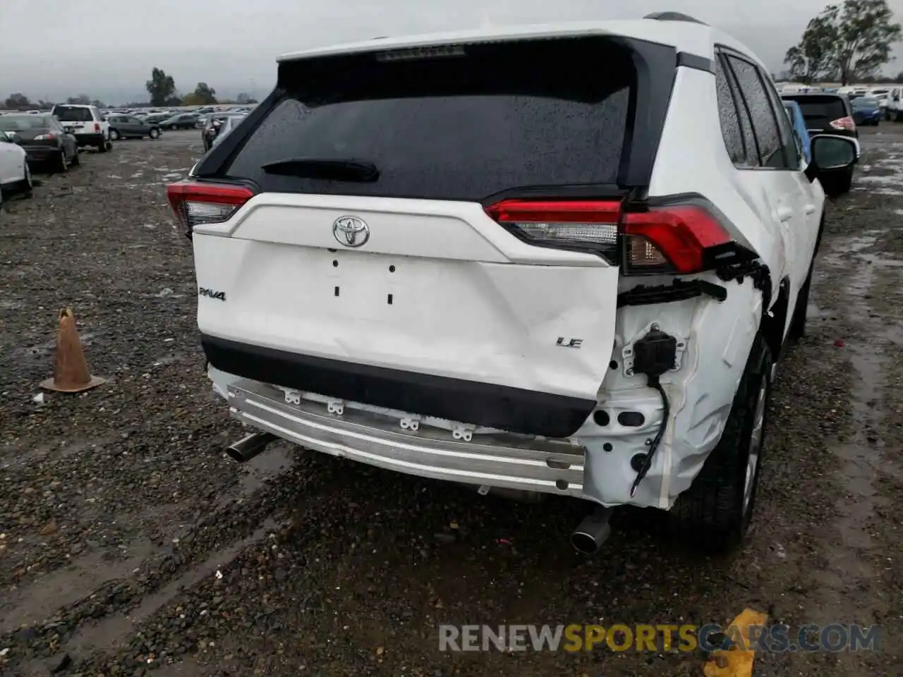 9 Photograph of a damaged car 2T3K1RFV1MC115304 TOYOTA RAV4 2021