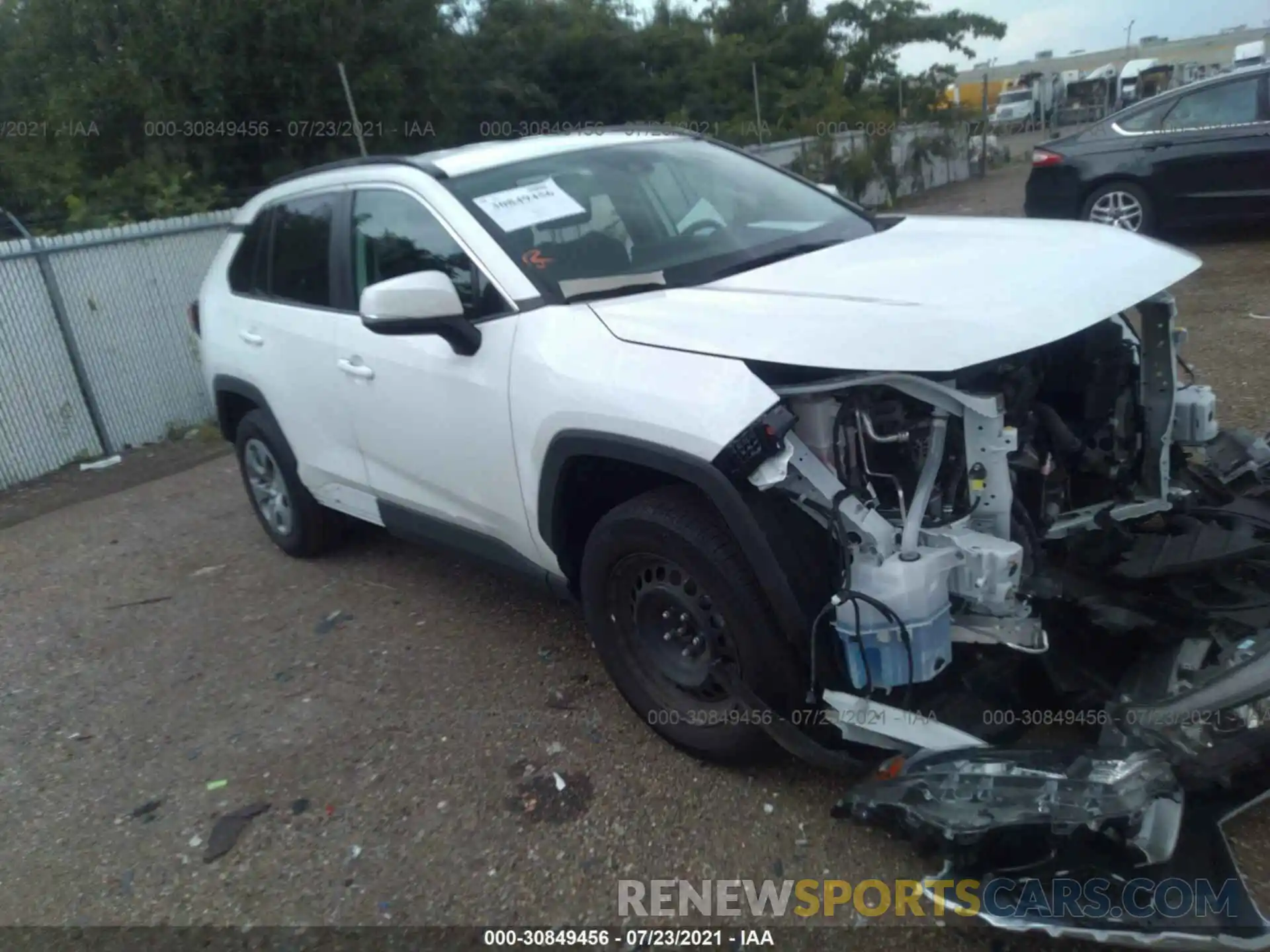 1 Photograph of a damaged car 2T3K1RFV1MW120761 TOYOTA RAV4 2021