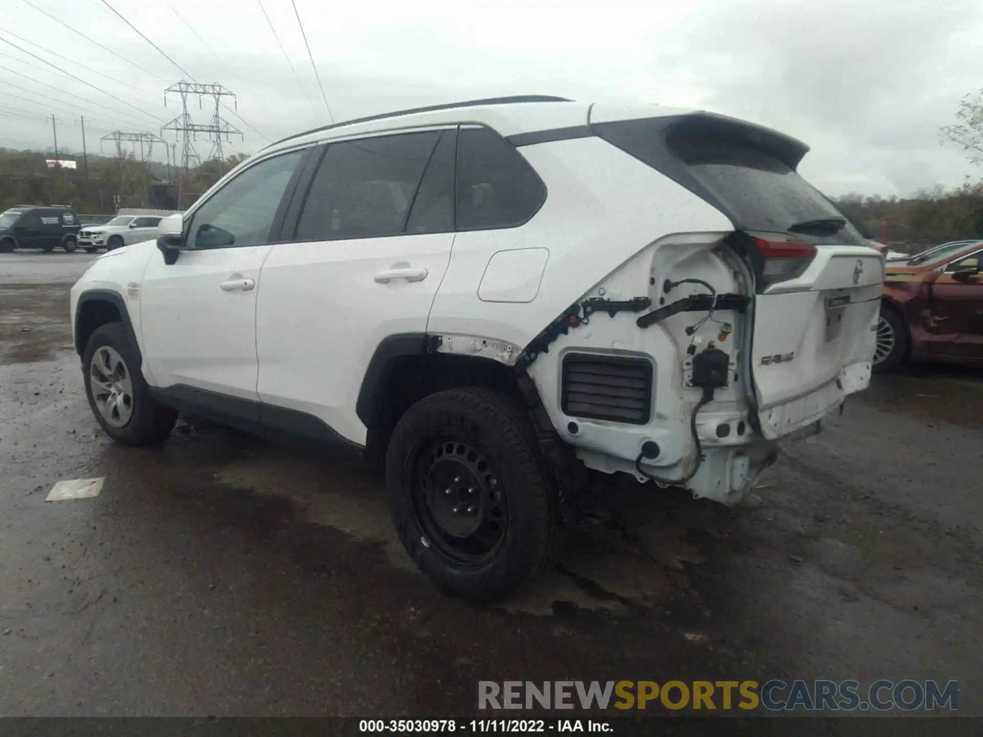 3 Photograph of a damaged car 2T3K1RFV1MW122140 TOYOTA RAV4 2021