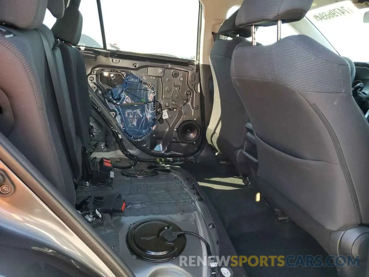 11 Photograph of a damaged car 2T3K1RFV2MC118633 TOYOTA RAV4 2021