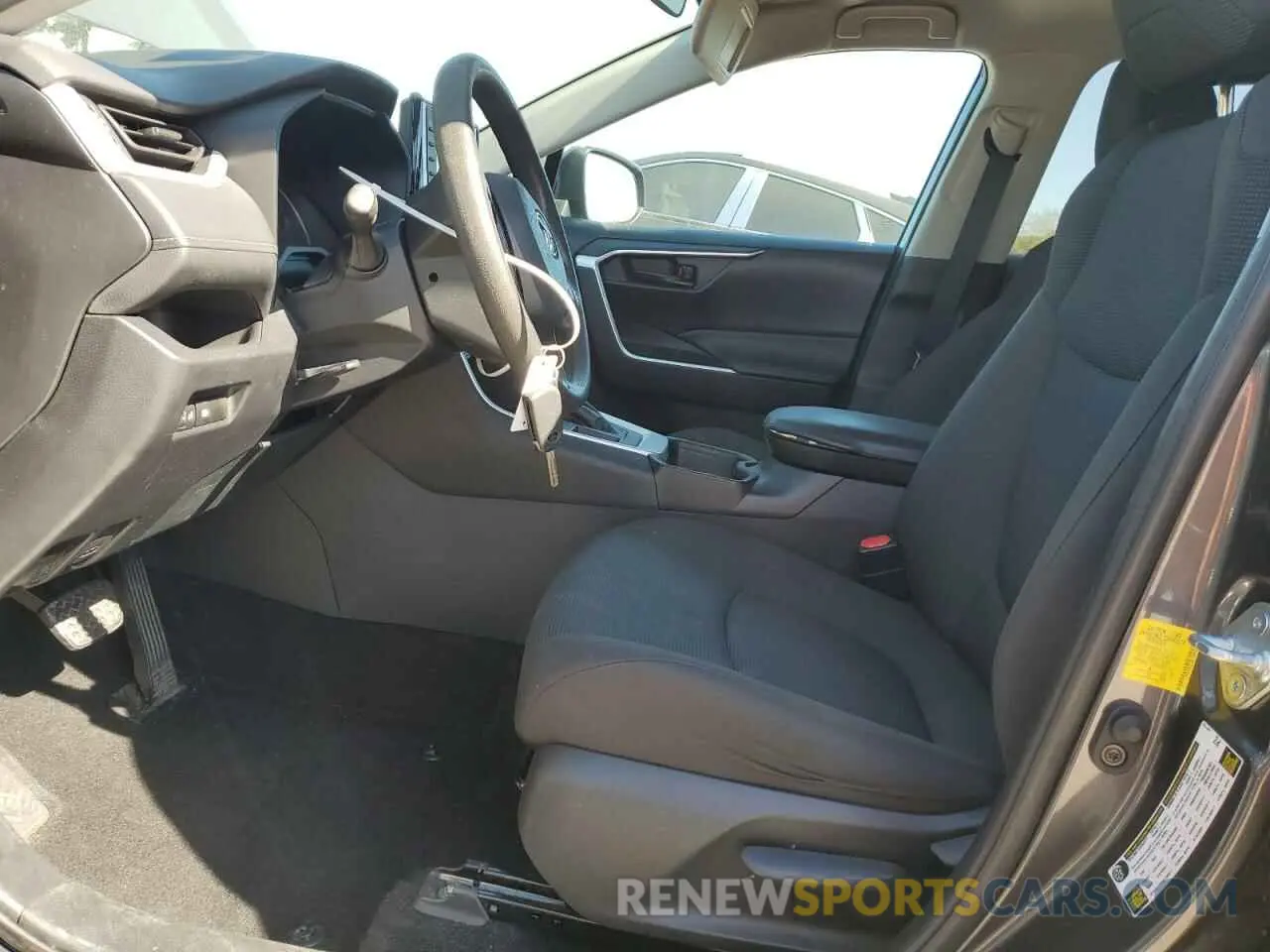7 Photograph of a damaged car 2T3K1RFV2MC118633 TOYOTA RAV4 2021