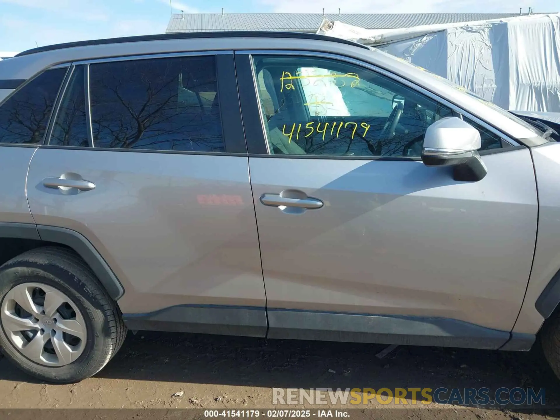 14 Photograph of a damaged car 2T3K1RFV2MC123282 TOYOTA RAV4 2021