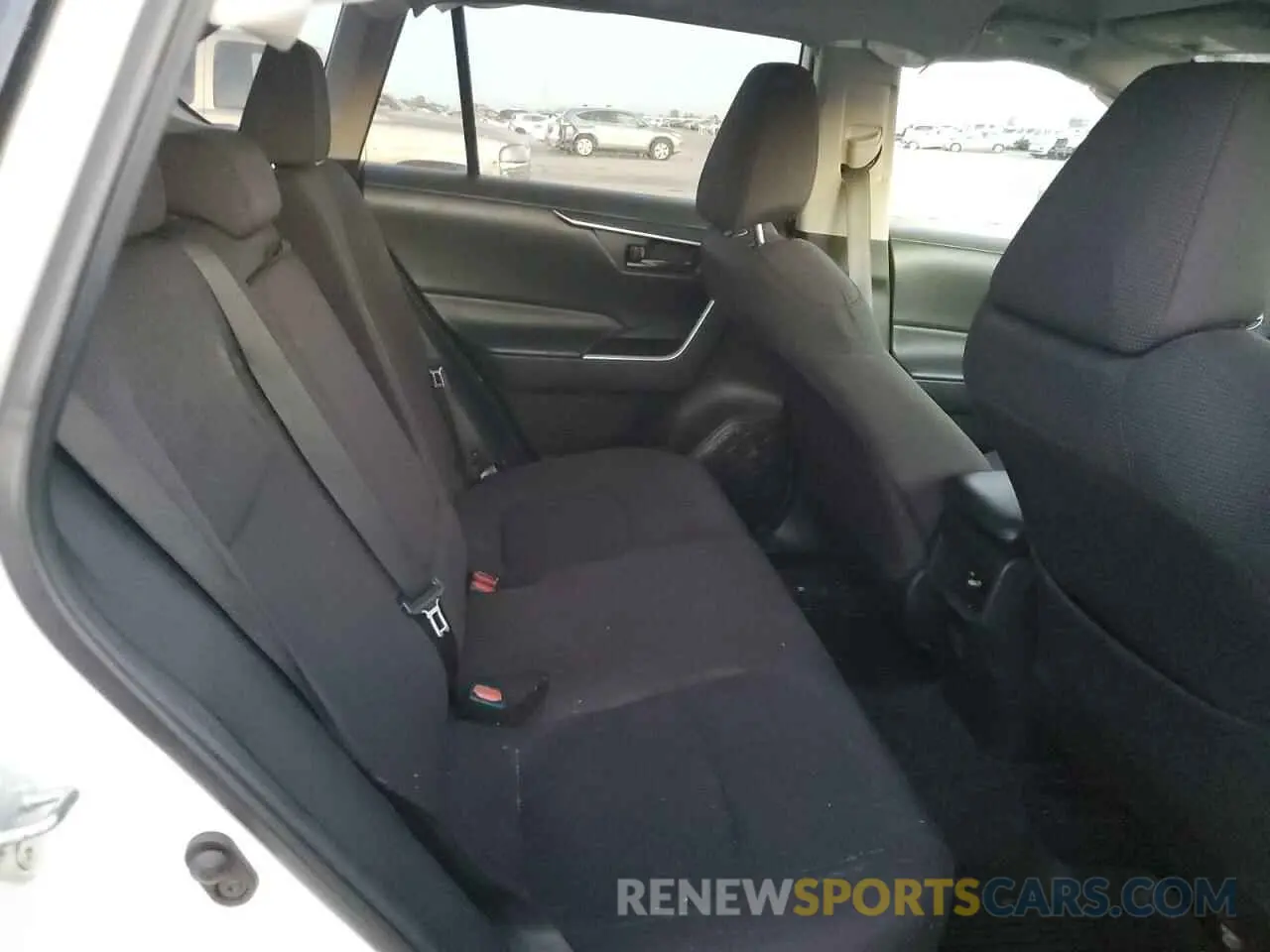 10 Photograph of a damaged car 2T3K1RFV4MC095954 TOYOTA RAV4 2021