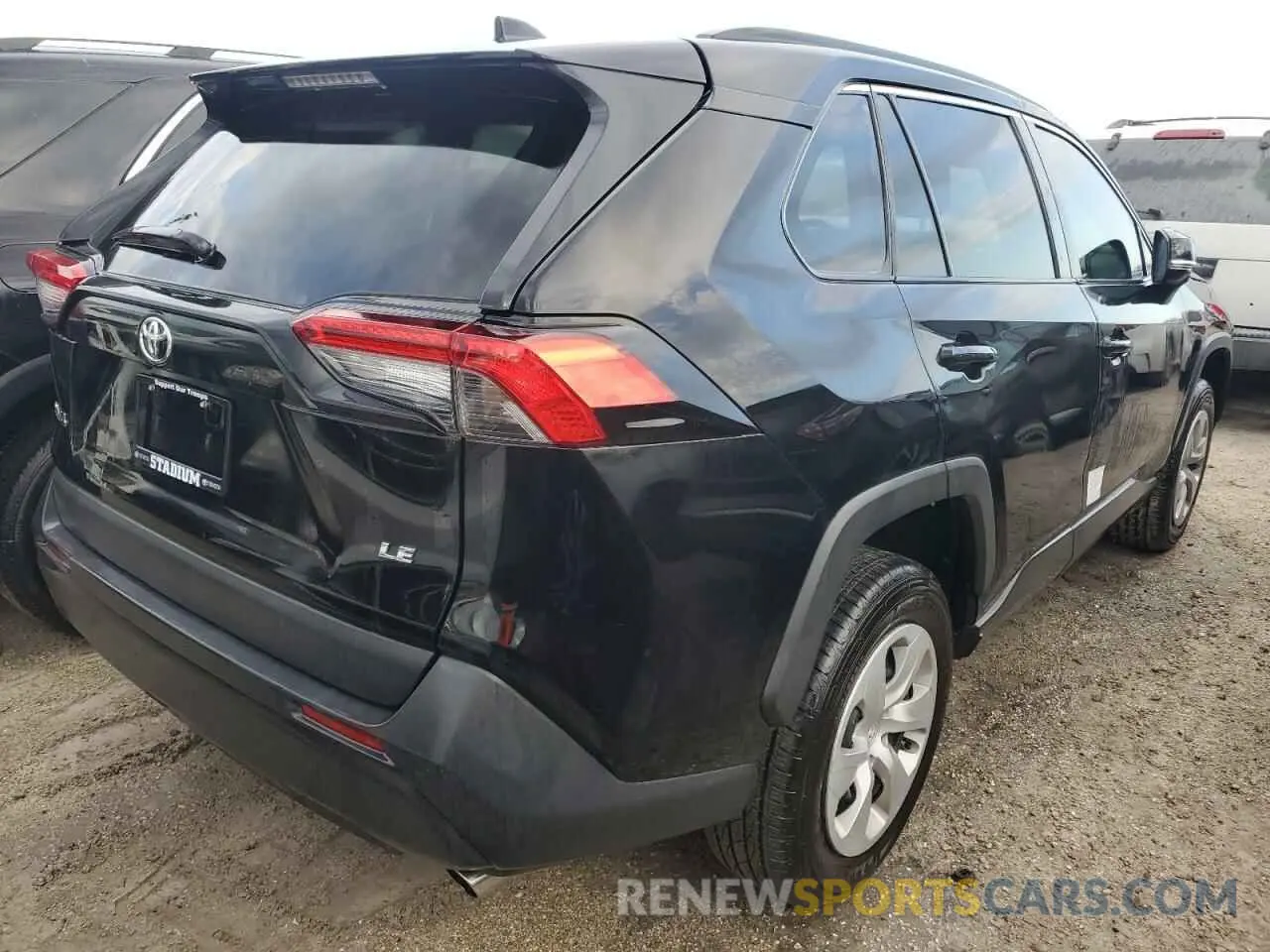3 Photograph of a damaged car 2T3K1RFV4MC103275 TOYOTA RAV4 2021