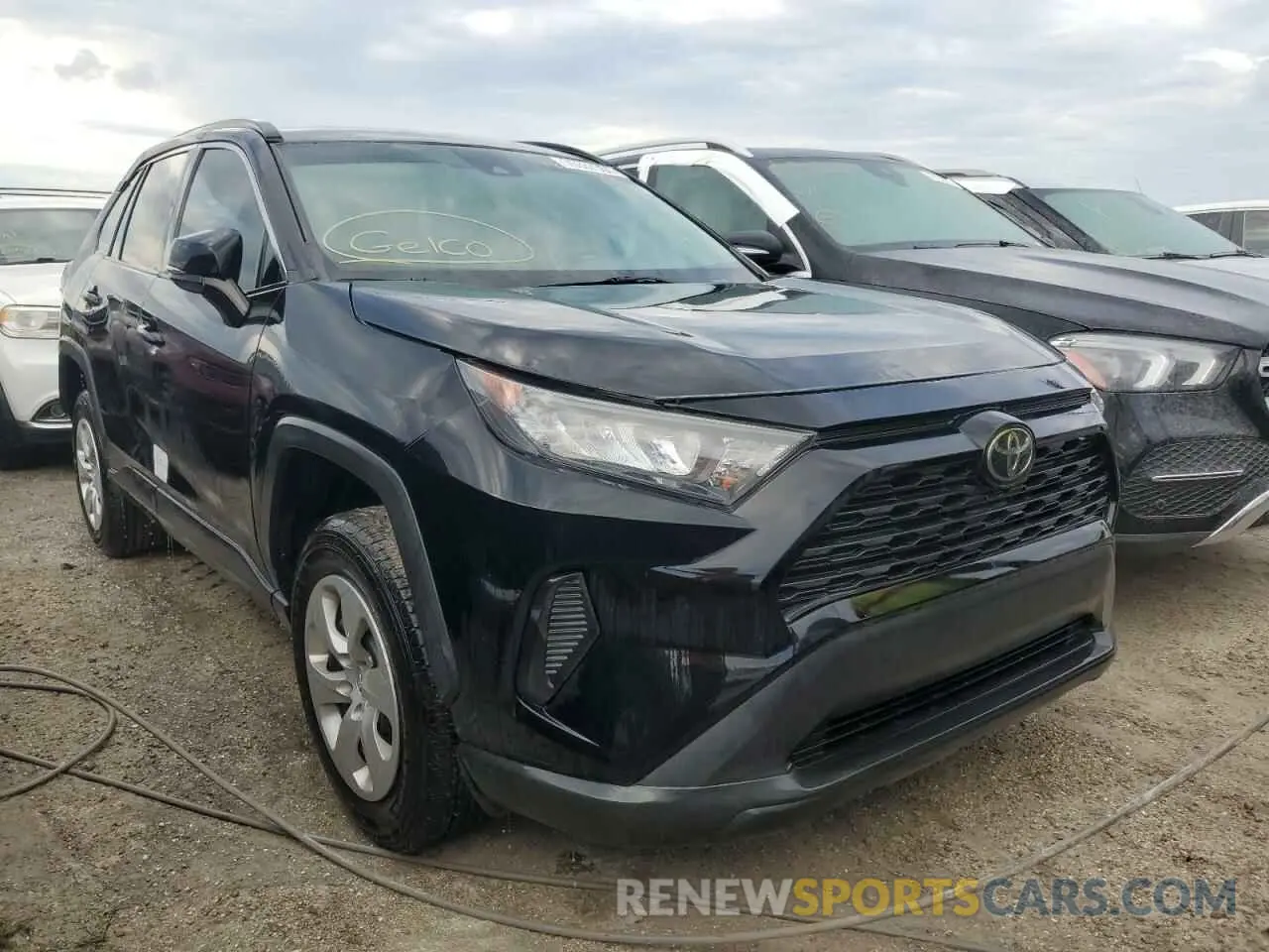 4 Photograph of a damaged car 2T3K1RFV4MC103275 TOYOTA RAV4 2021