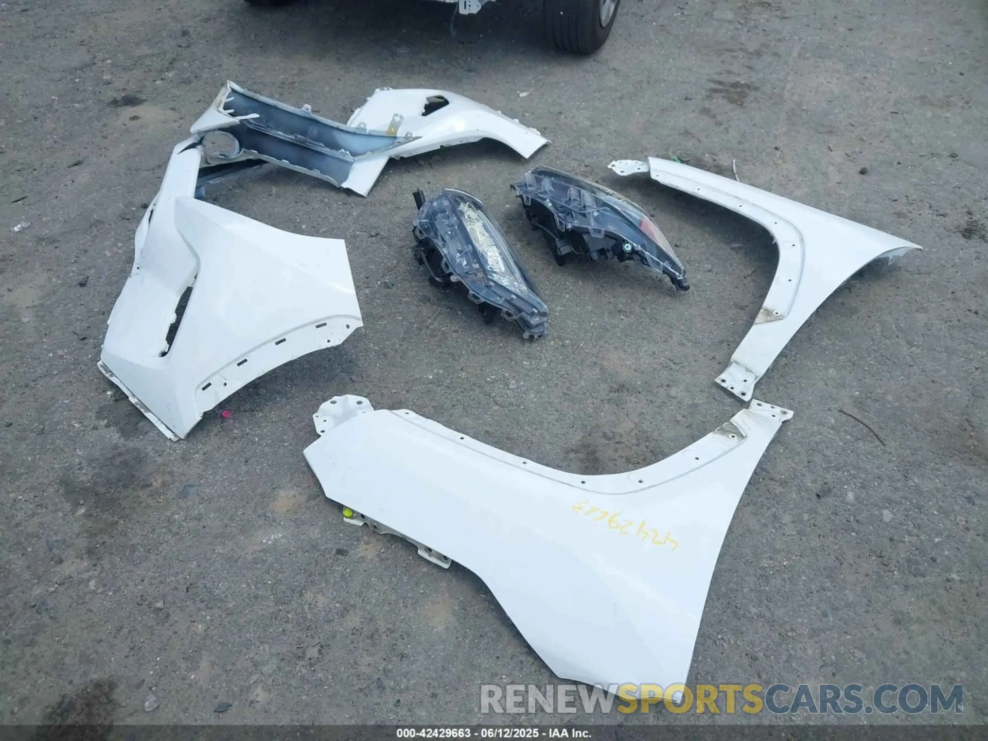 12 Photograph of a damaged car 2T3K1RFV7MC171442 TOYOTA RAV4 2021