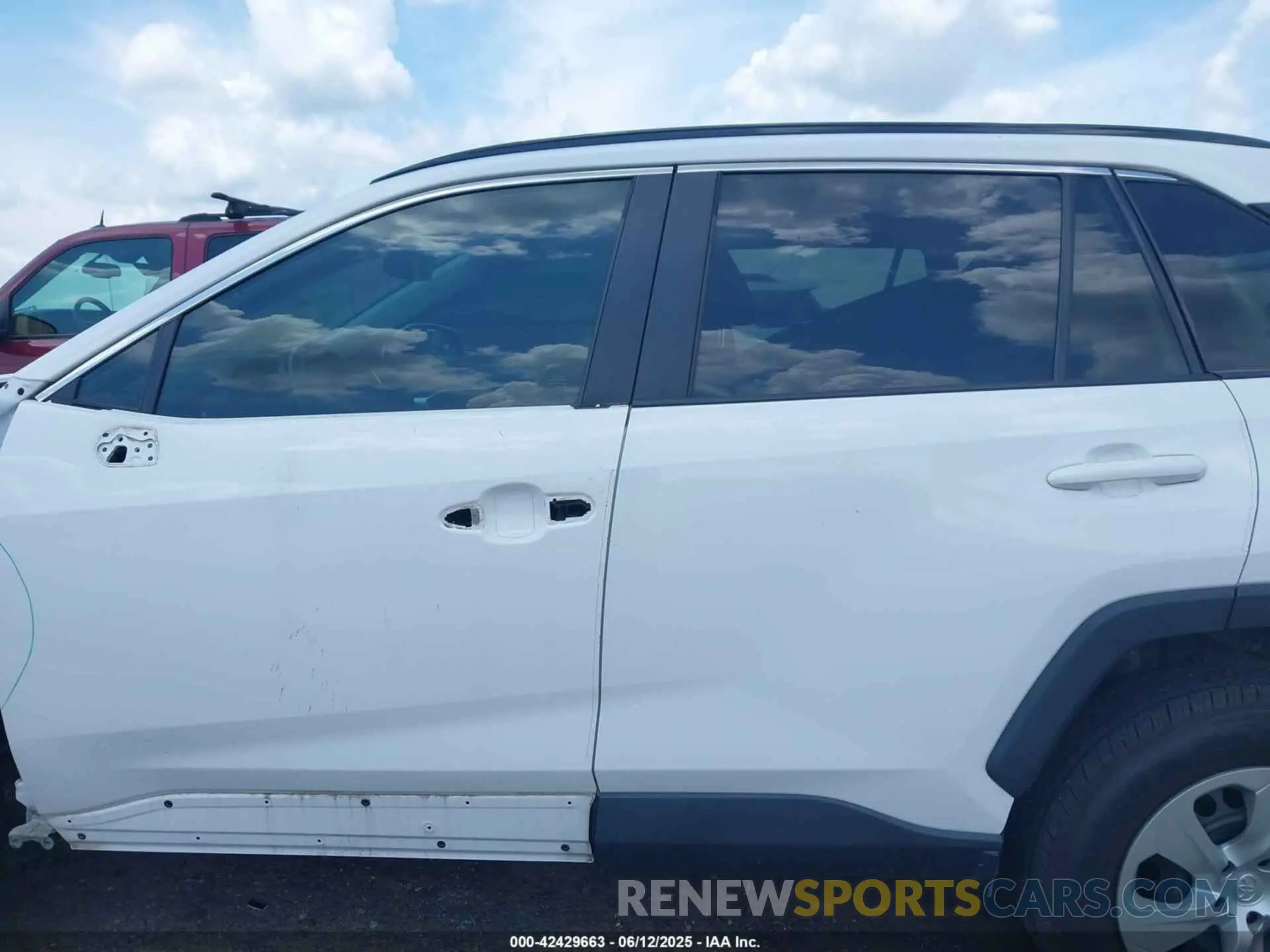 15 Photograph of a damaged car 2T3K1RFV7MC171442 TOYOTA RAV4 2021