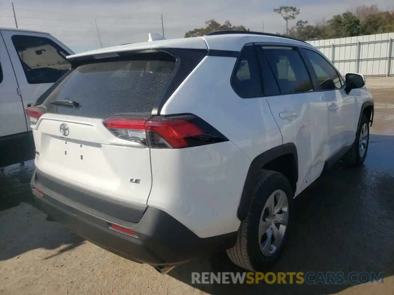 4 Photograph of a damaged car 2T3K1RFV8MC109323 TOYOTA RAV4 2021