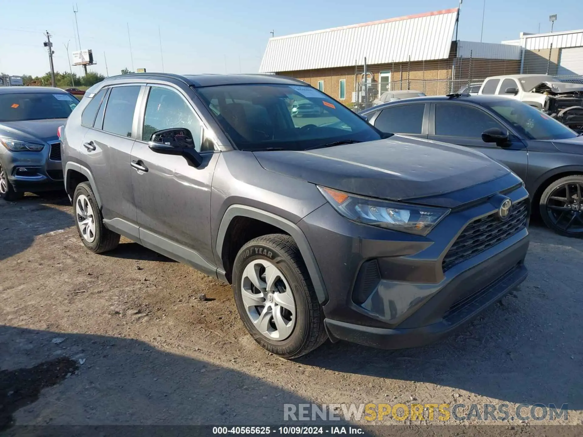 1 Photograph of a damaged car 2T3K1RFV8MW122569 TOYOTA RAV4 2021