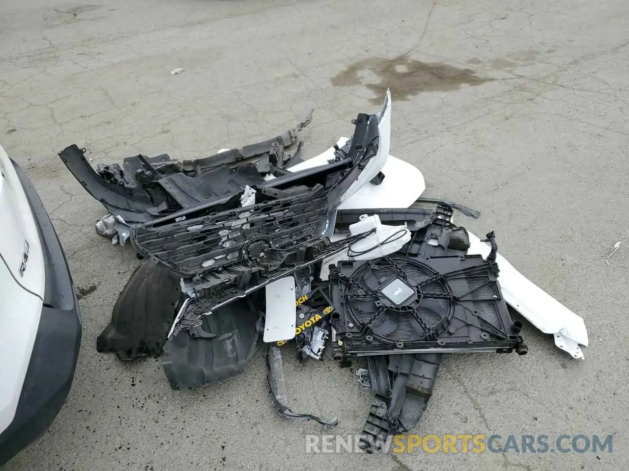 13 Photograph of a damaged car 2T3K1RFV8MW141607 TOYOTA RAV4 2021