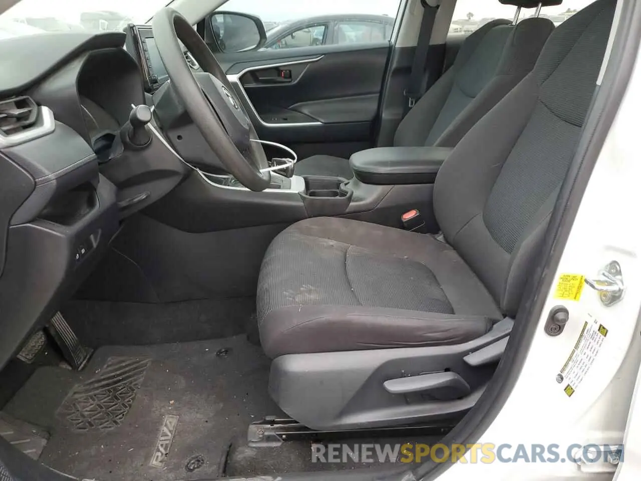 7 Photograph of a damaged car 2T3K1RFV8MW141607 TOYOTA RAV4 2021