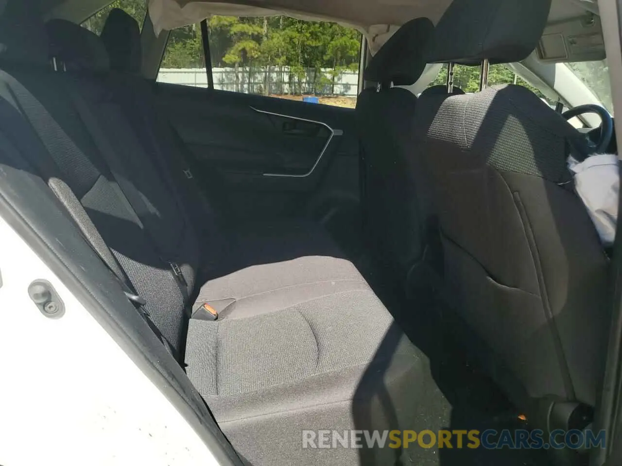 11 Photograph of a damaged car 2T3K1RFV8MW165261 TOYOTA RAV4 2021