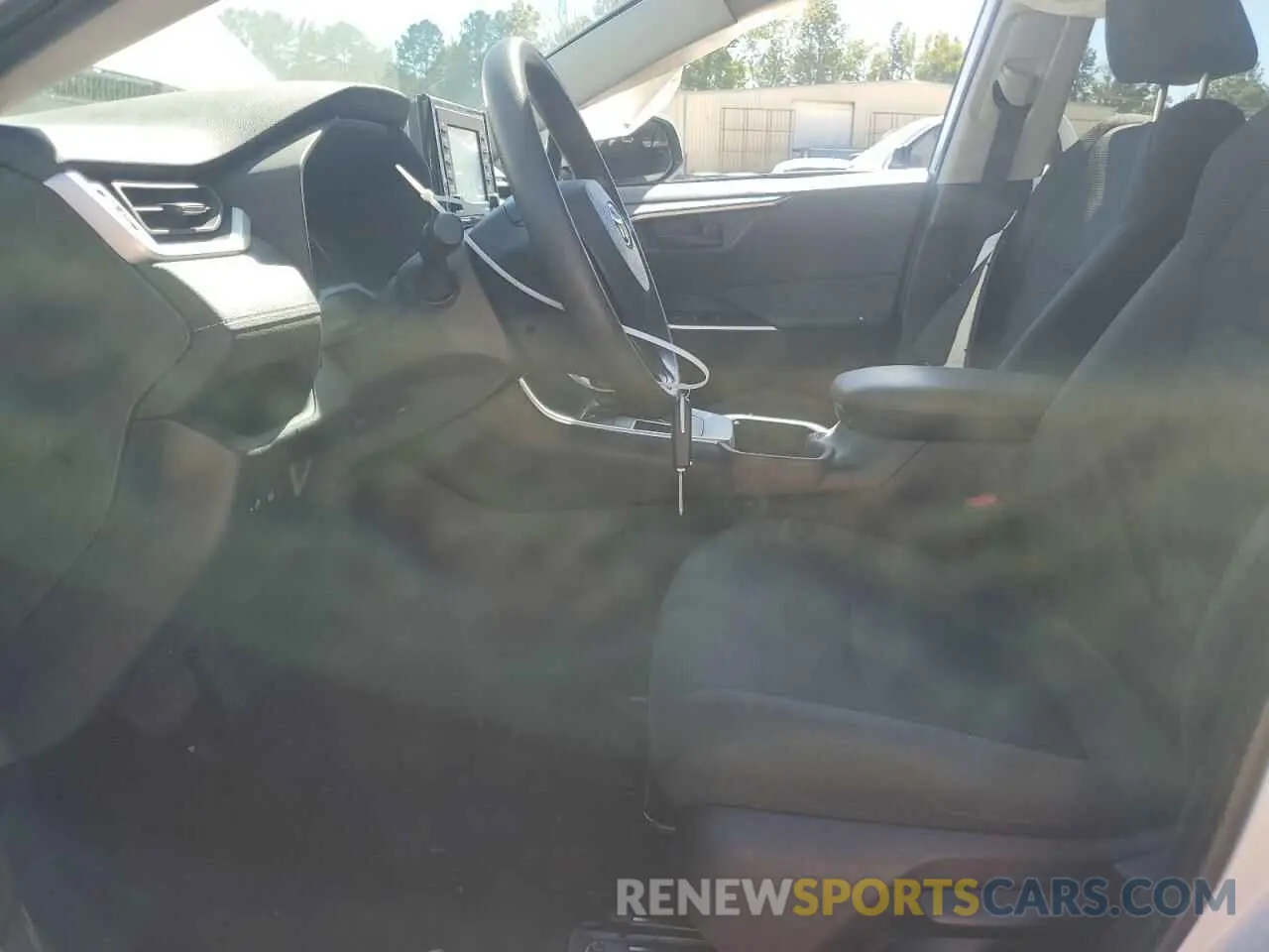 7 Photograph of a damaged car 2T3K1RFV8MW165261 TOYOTA RAV4 2021