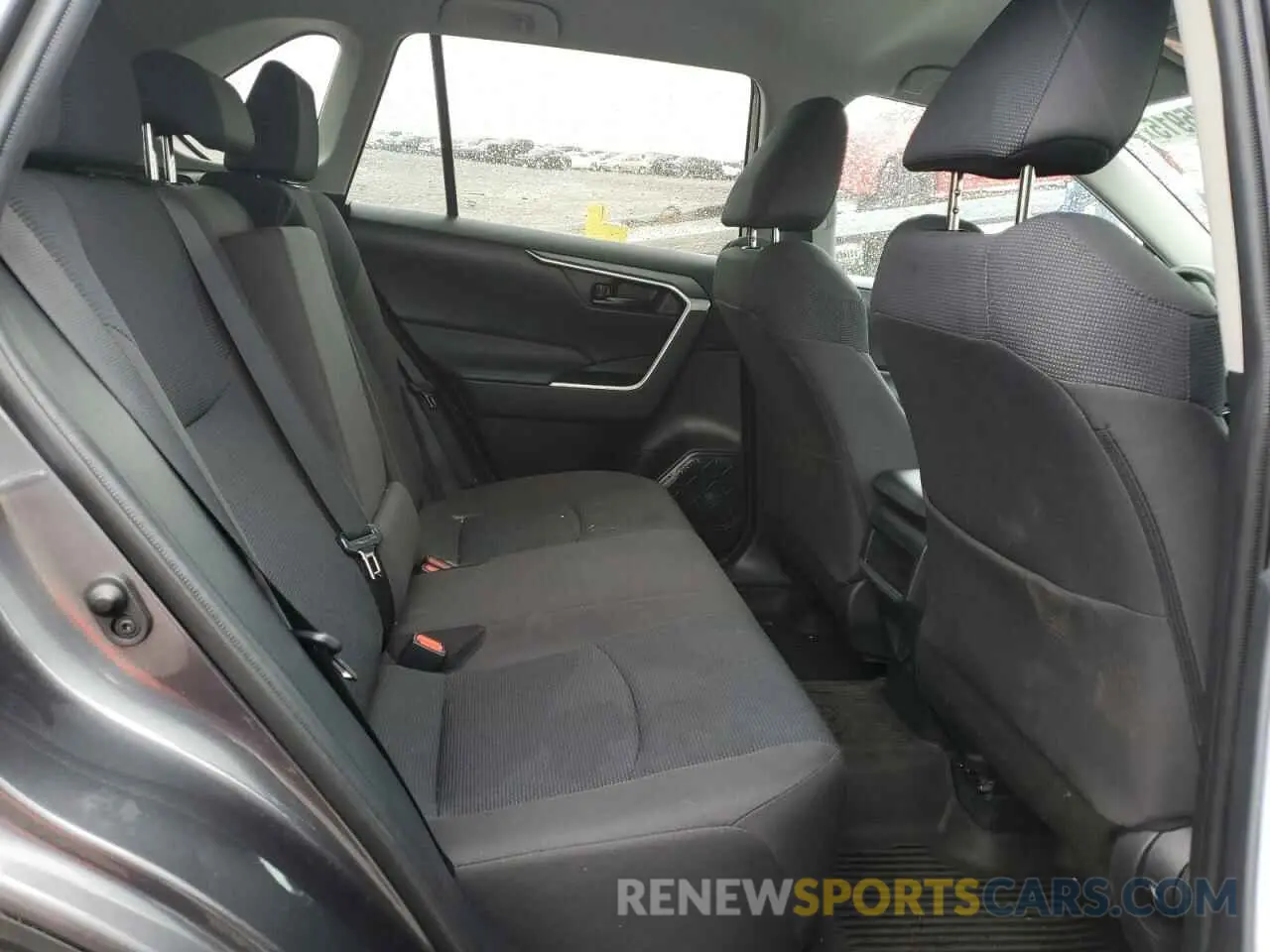 11 Photograph of a damaged car 2T3K1RFV9MC112098 TOYOTA RAV4 2021