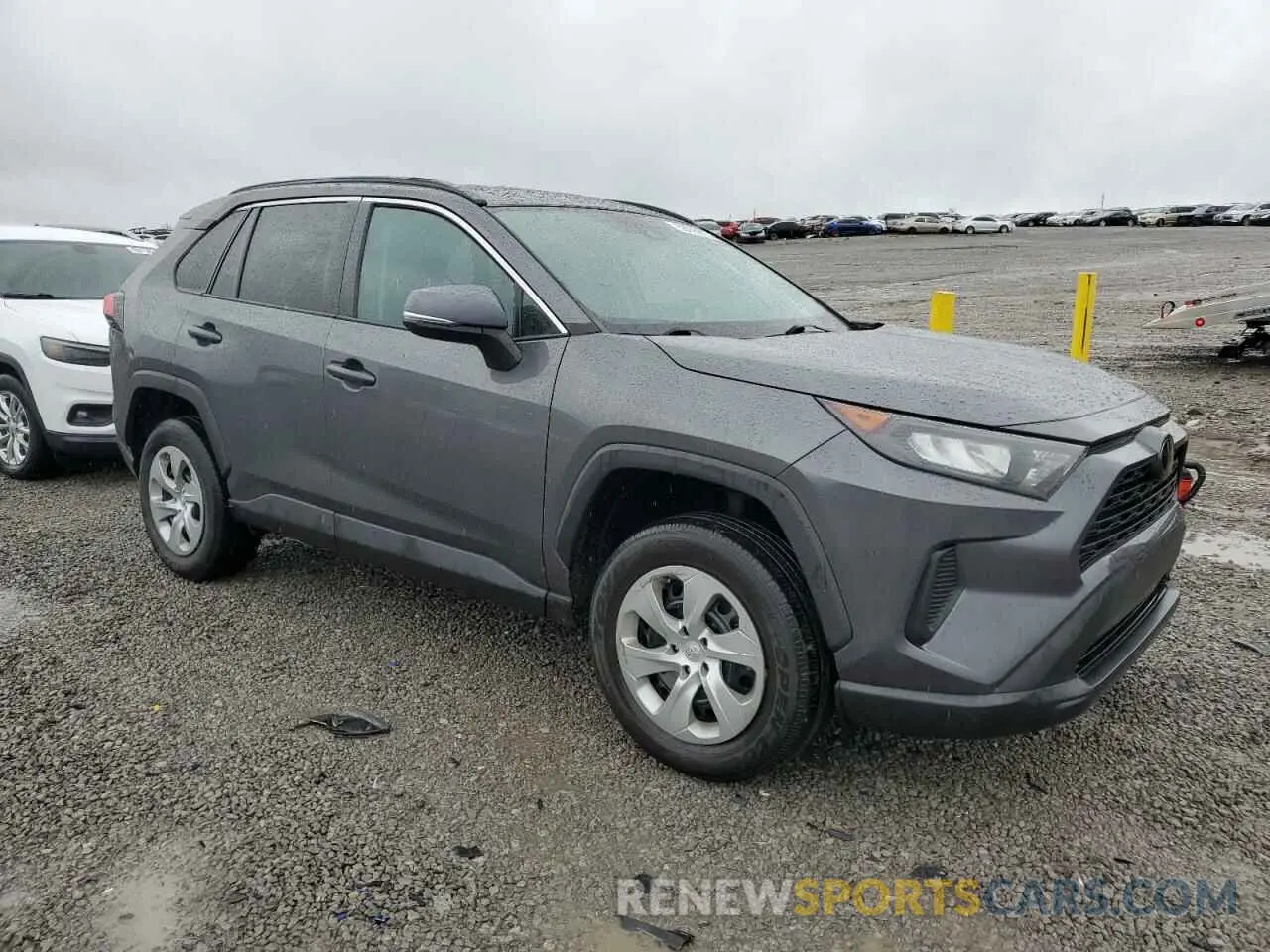 4 Photograph of a damaged car 2T3K1RFV9MC112098 TOYOTA RAV4 2021