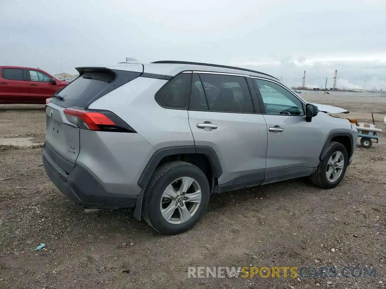 3 Photograph of a damaged car 2T3L6RFV0MW011391 TOYOTA RAV4 2021