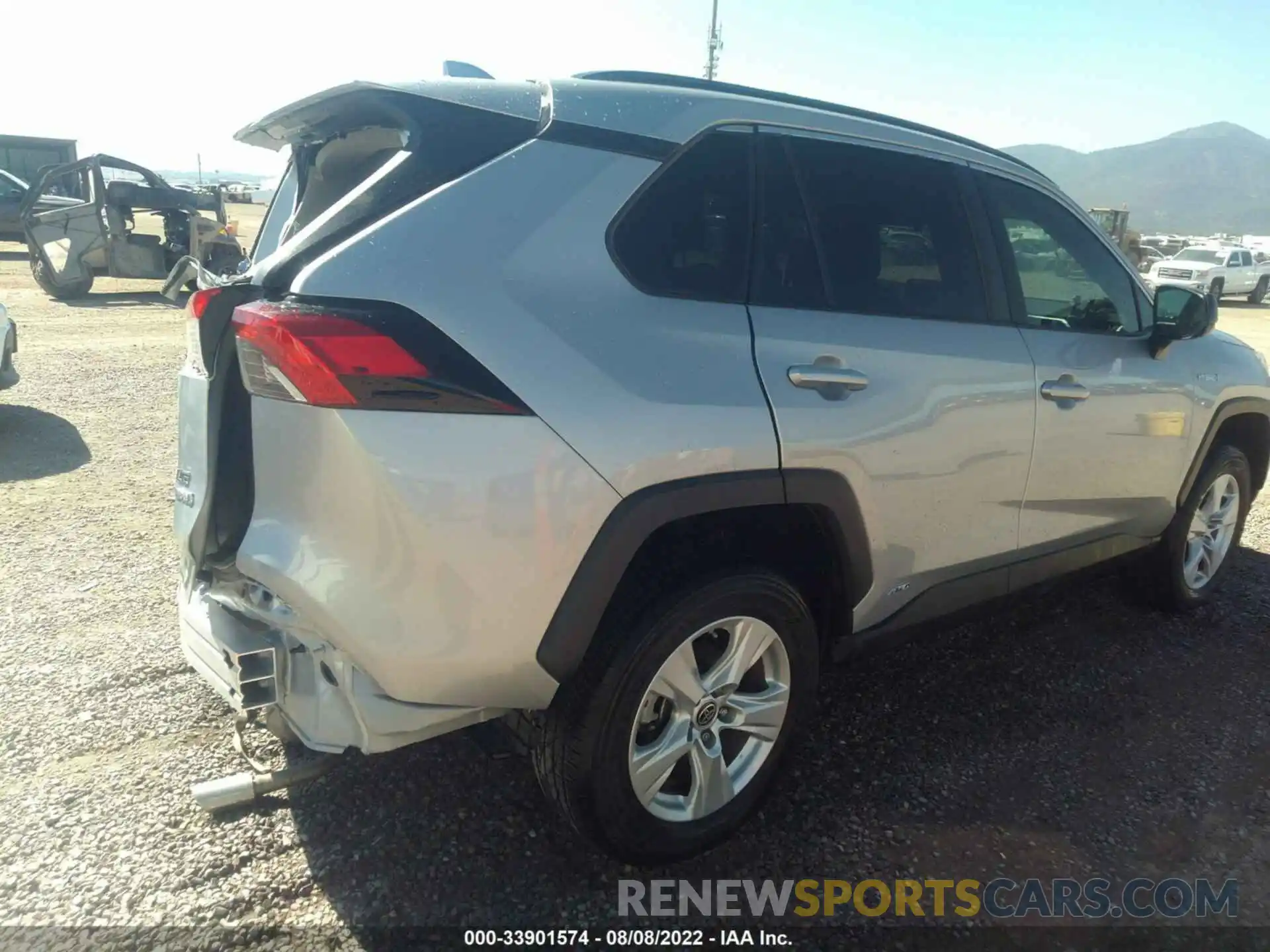 4 Photograph of a damaged car 2T3L6RFV4MW012320 TOYOTA RAV4 2021