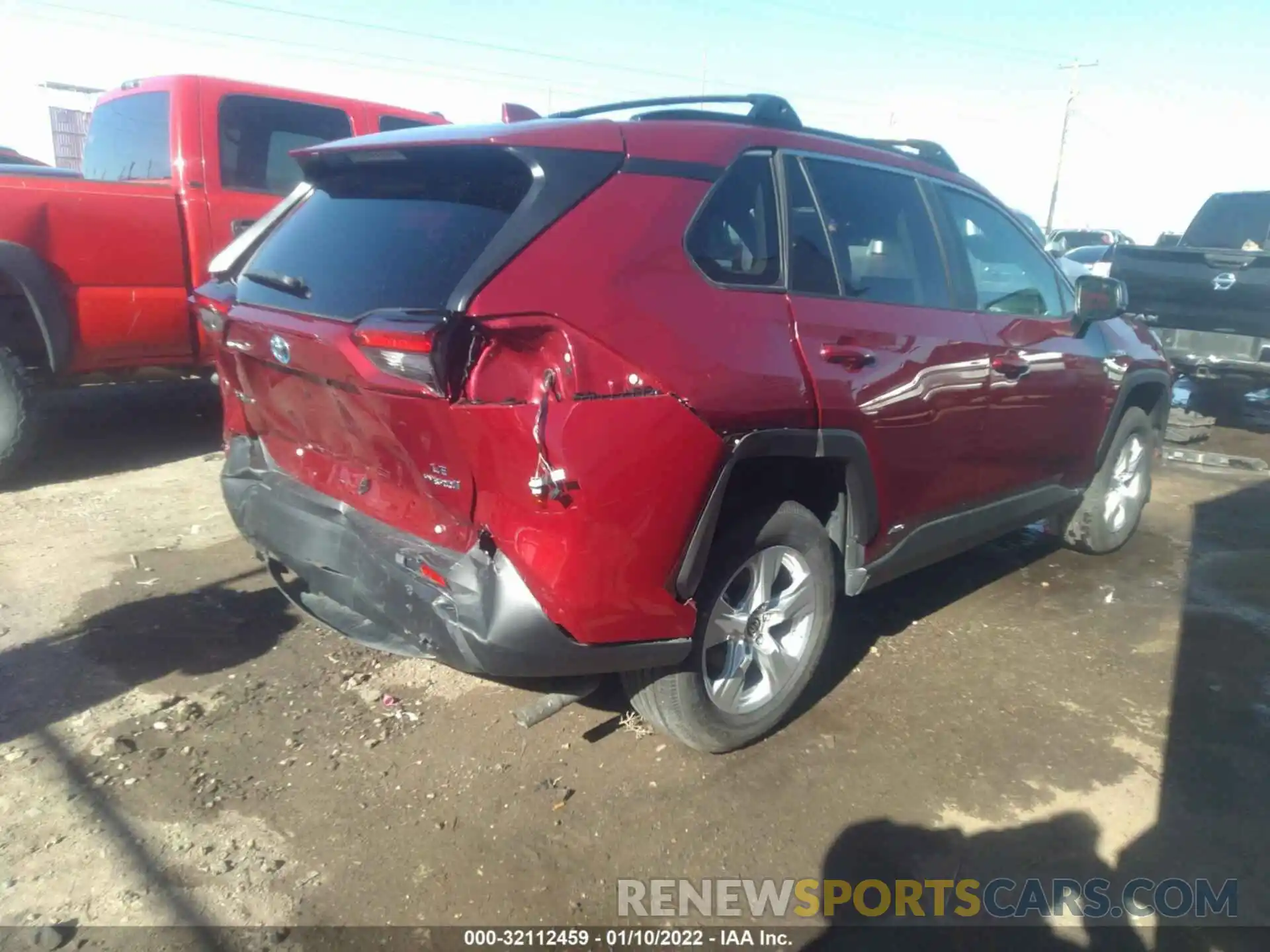 4 Photograph of a damaged car 2T3L6RFV6MW010732 TOYOTA RAV4 2021