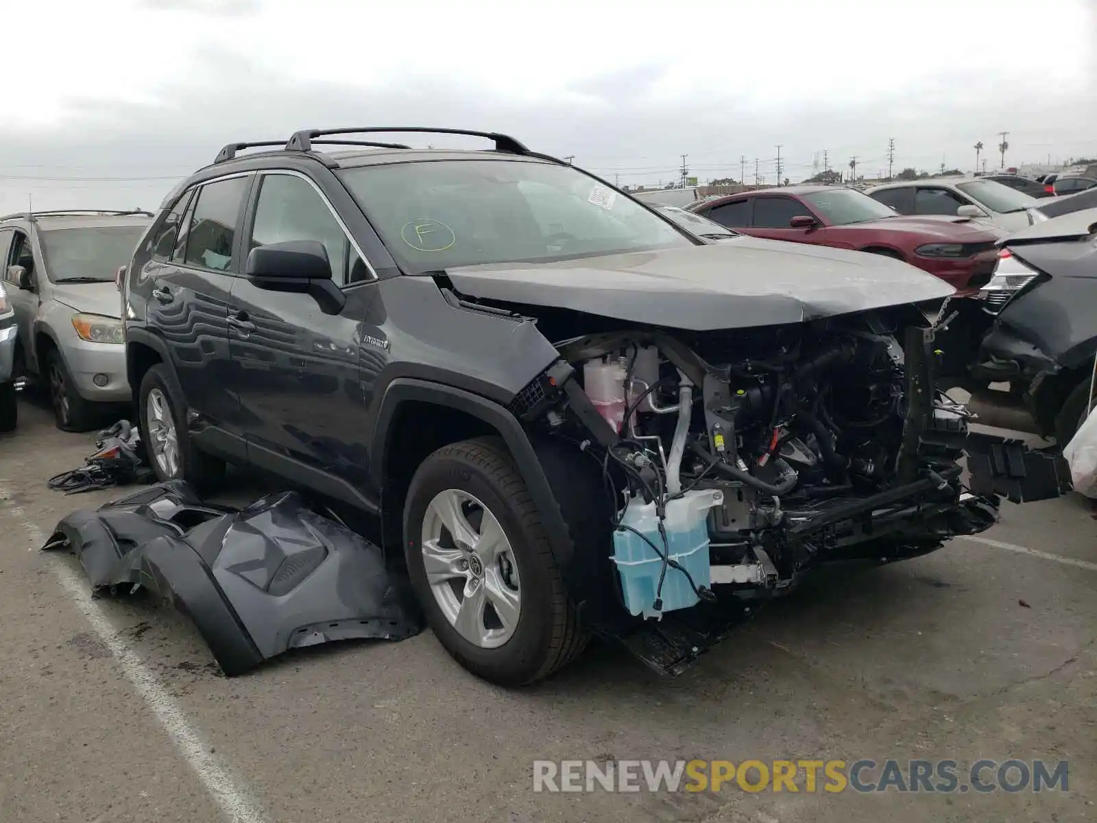 1 Photograph of a damaged car 2T3LWRFV2MW111072 TOYOTA RAV4 2021