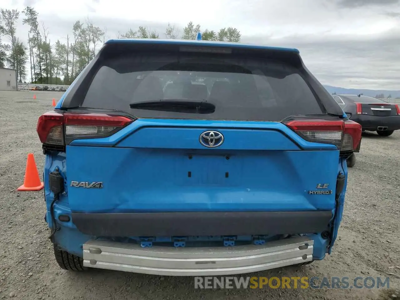 6 Photograph of a damaged car 2T3M6RFV0MW018636 TOYOTA RAV4 2021