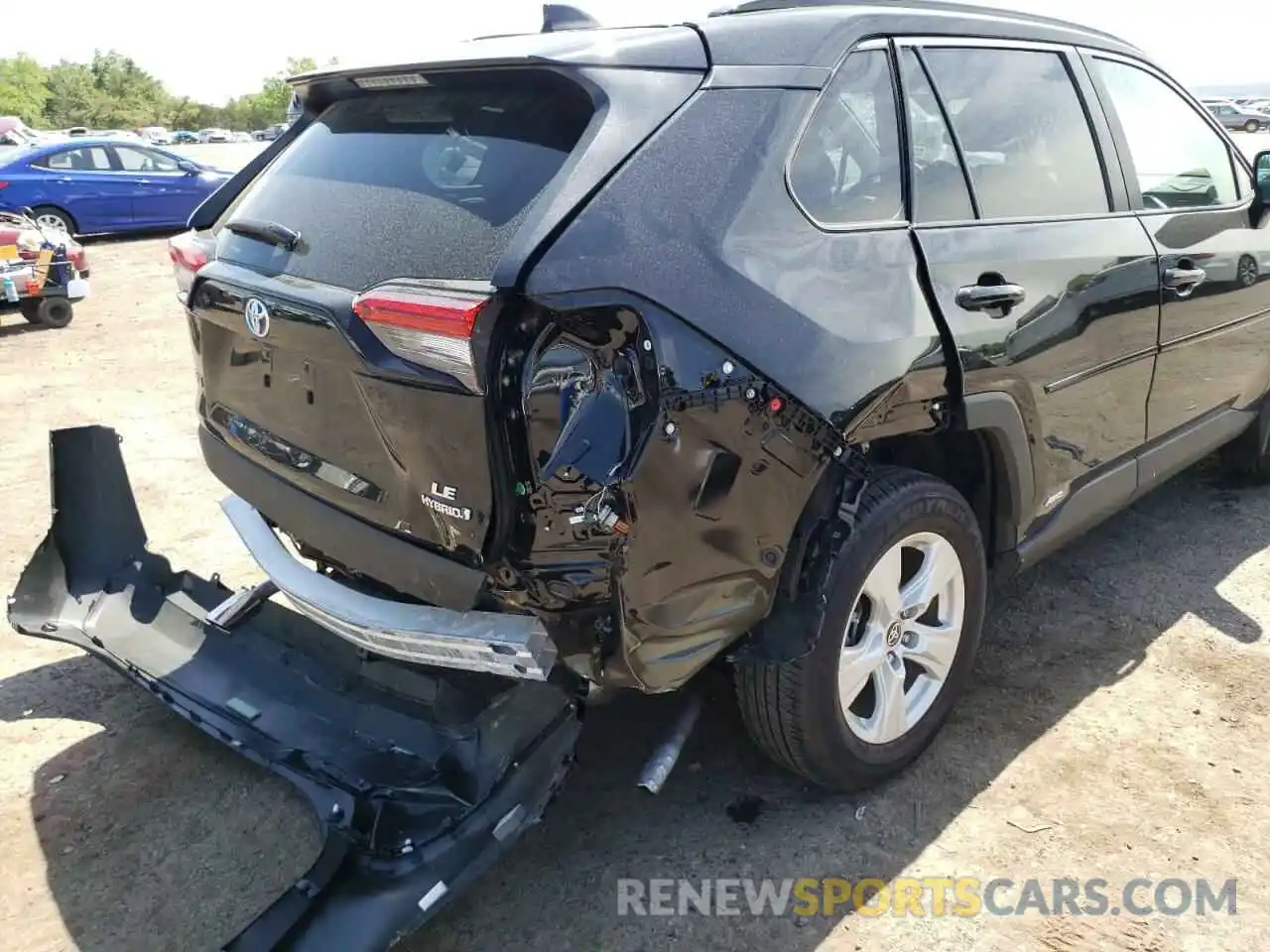 9 Photograph of a damaged car 2T3M6RFV2MW017312 TOYOTA RAV4 2021