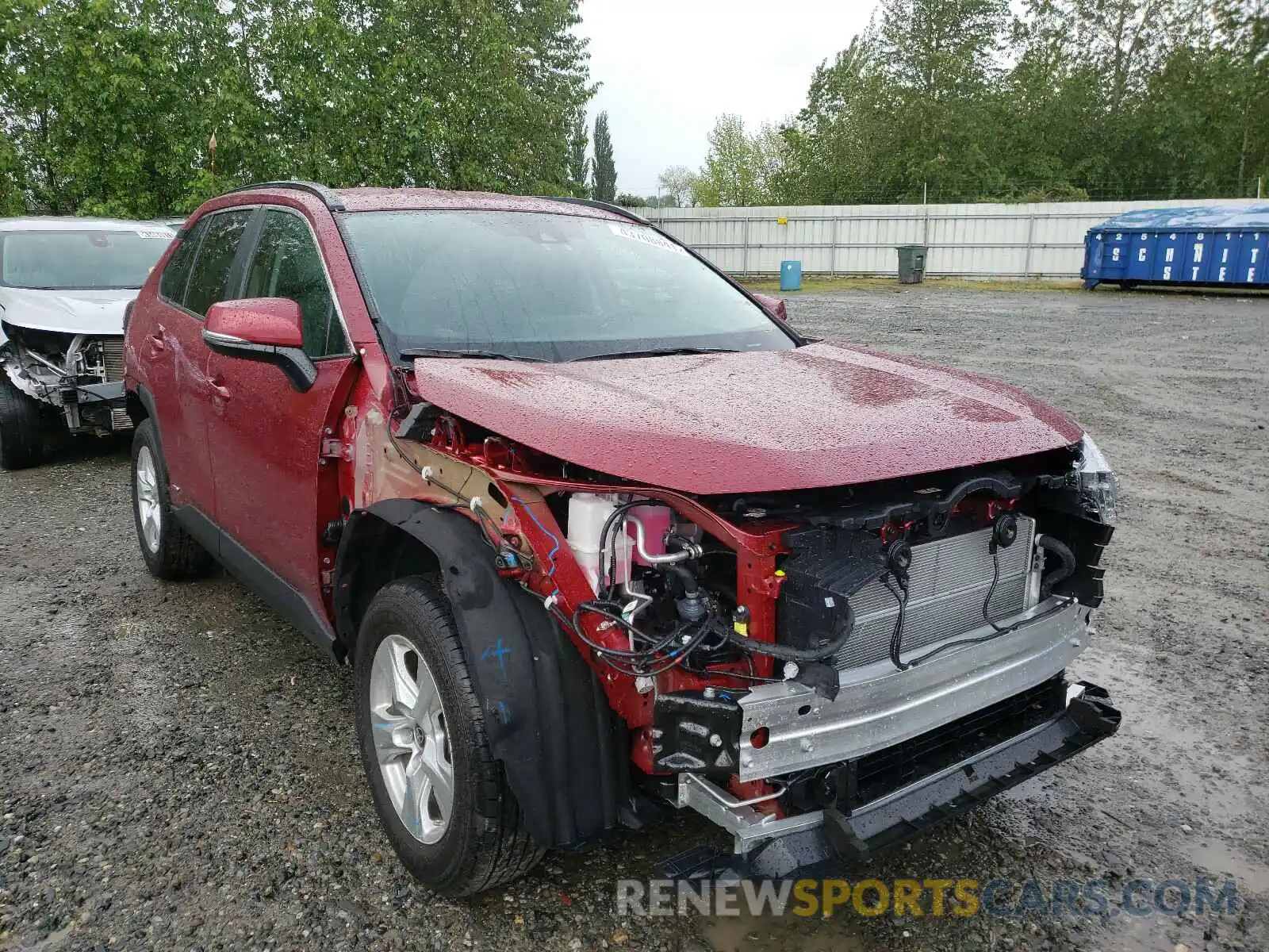 1 Photograph of a damaged car 2T3M6RFV9MW018103 TOYOTA RAV4 2021