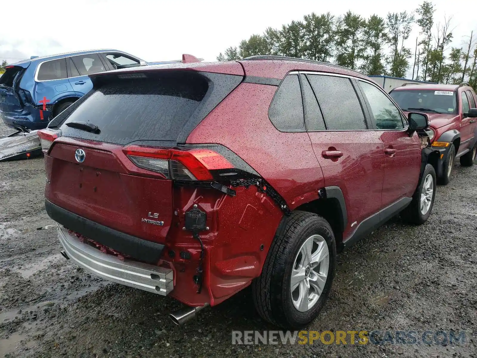 4 Photograph of a damaged car 2T3M6RFV9MW018103 TOYOTA RAV4 2021