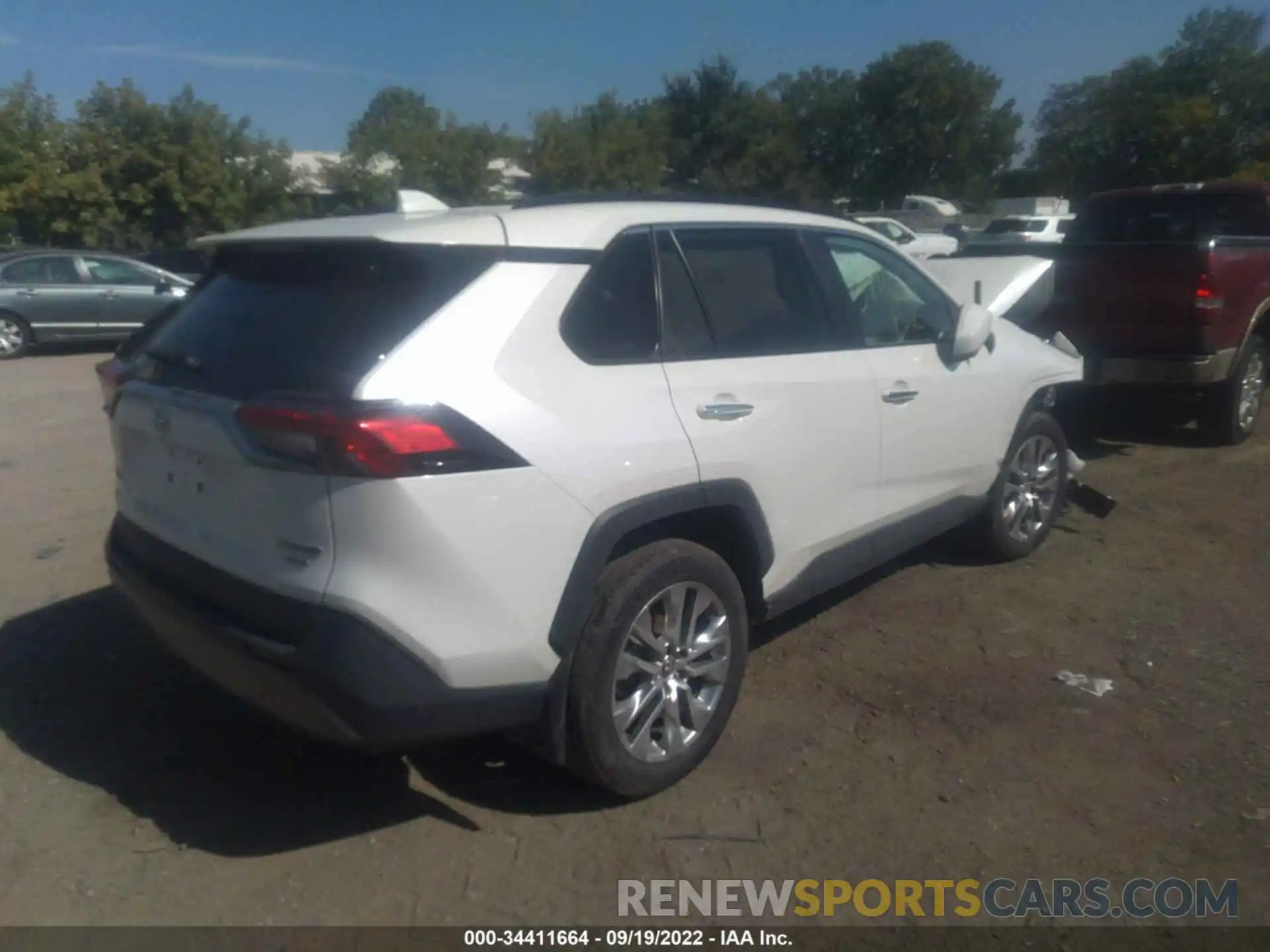 4 Photograph of a damaged car 2T3N1RFV3MW165312 TOYOTA RAV4 2021