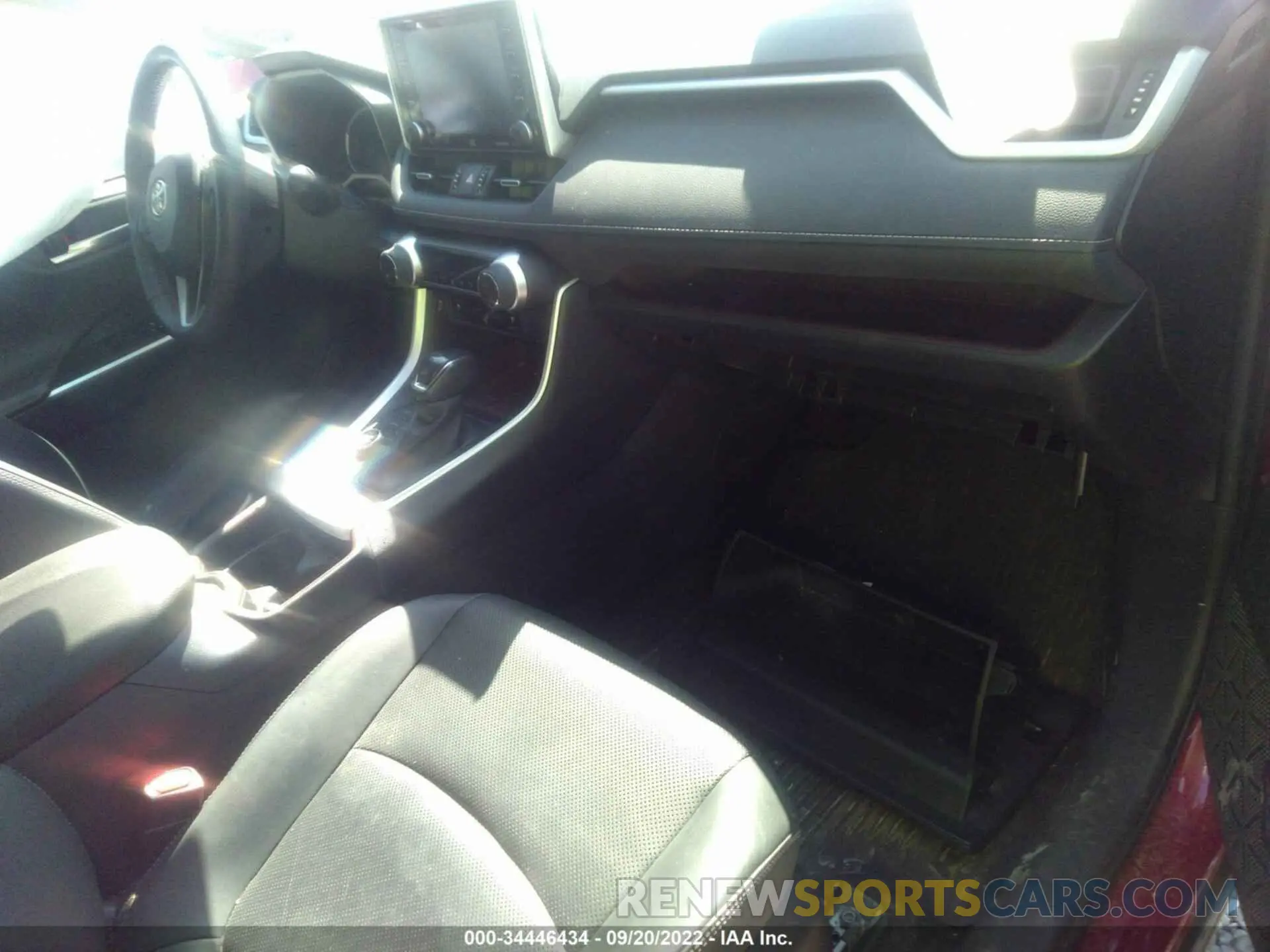5 Photograph of a damaged car 2T3N1RFV3MW182076 TOYOTA RAV4 2021