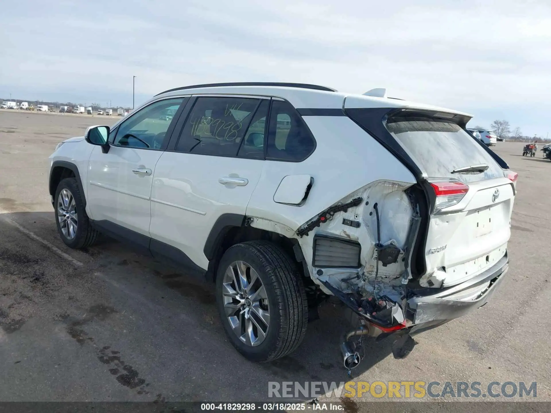 3 Photograph of a damaged car 2T3N1RFV4MW164430 TOYOTA RAV4 2021