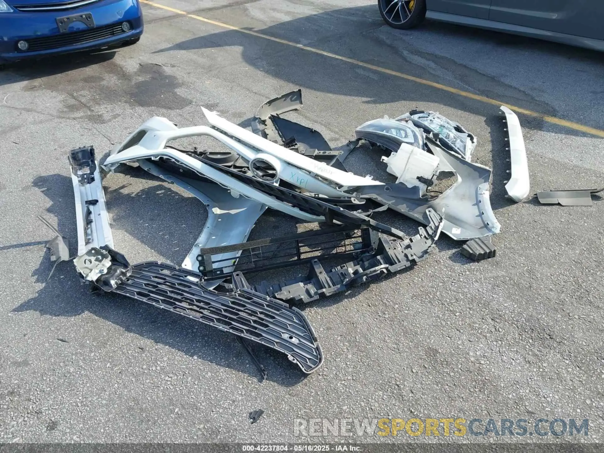 12 Photograph of a damaged car 2T3N1RFV4MW198447 TOYOTA RAV4 2021