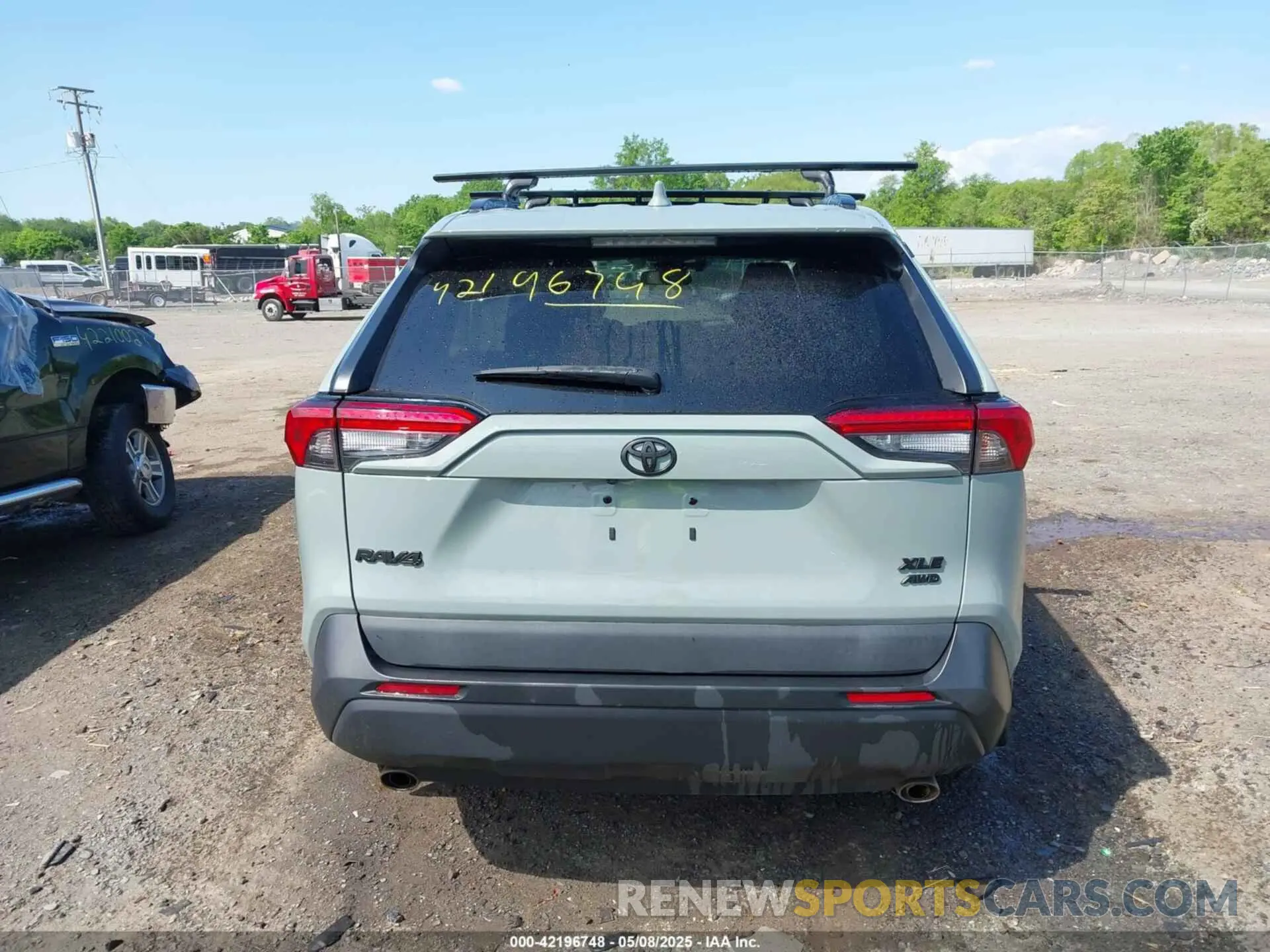 16 Photograph of a damaged car 2T3P1RFV0MC144315 TOYOTA RAV4 2021