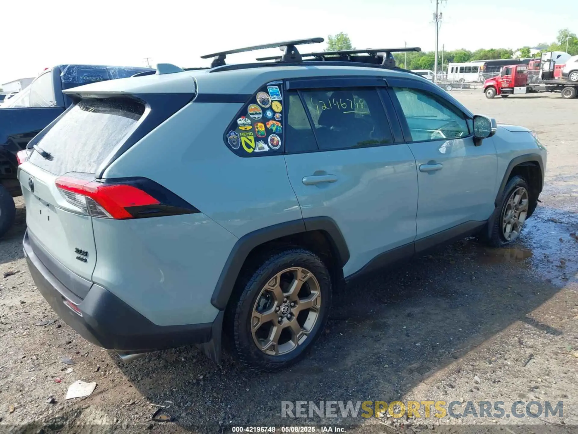 4 Photograph of a damaged car 2T3P1RFV0MC144315 TOYOTA RAV4 2021