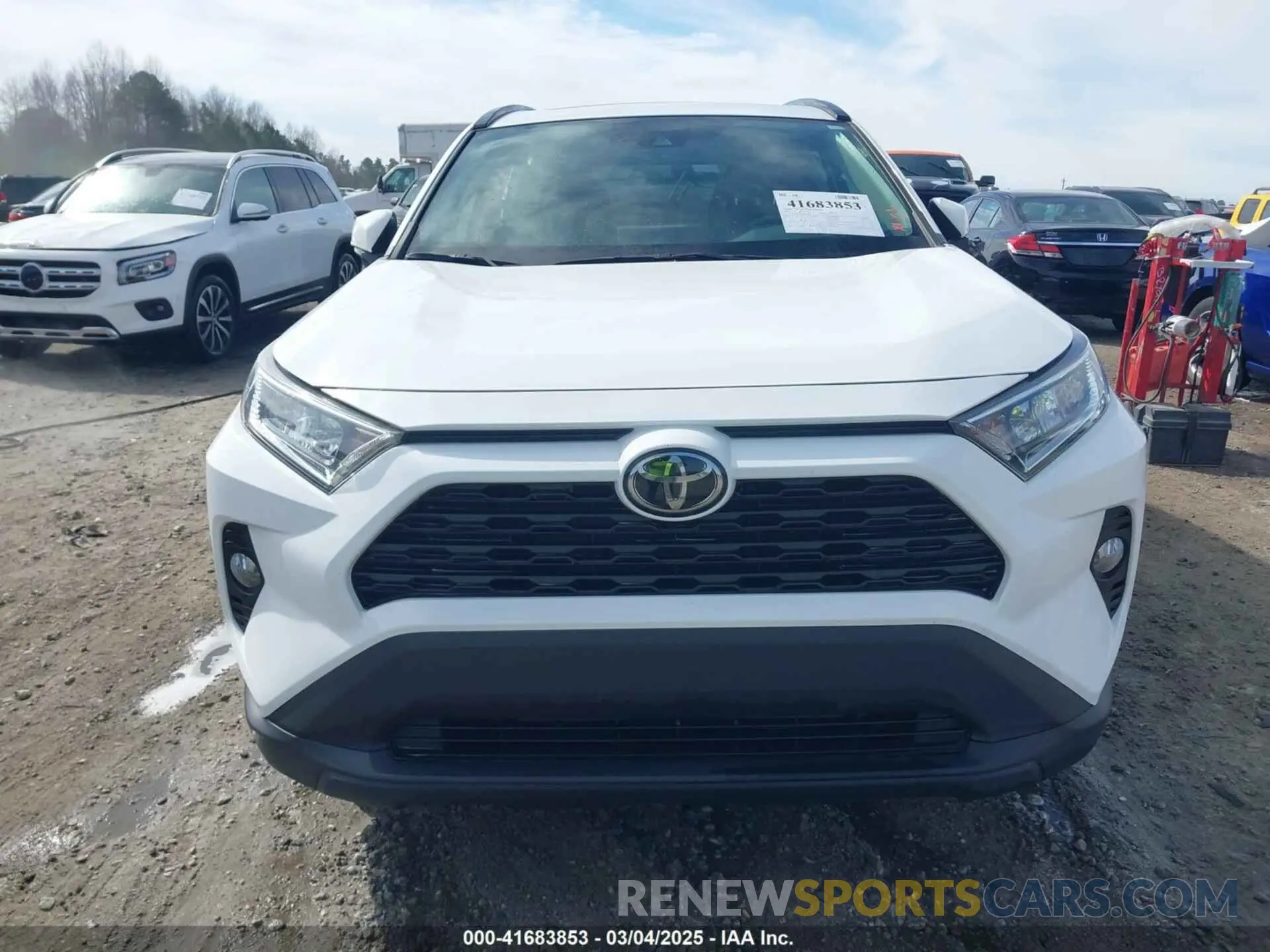 11 Photograph of a damaged car 2T3P1RFV0MC153905 TOYOTA RAV4 2021