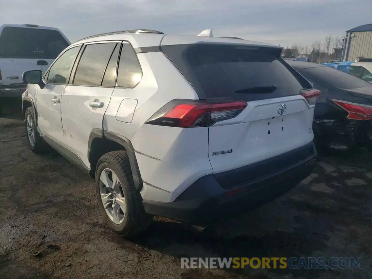 3 Photograph of a damaged car 2T3P1RFV0MC156920 TOYOTA RAV4 2021