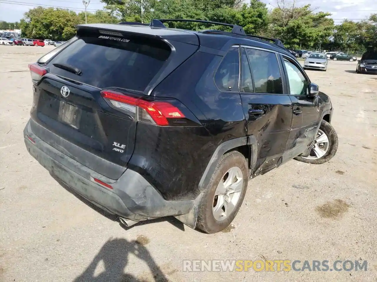 4 Photograph of a damaged car 2T3P1RFV0MC171093 TOYOTA RAV4 2021